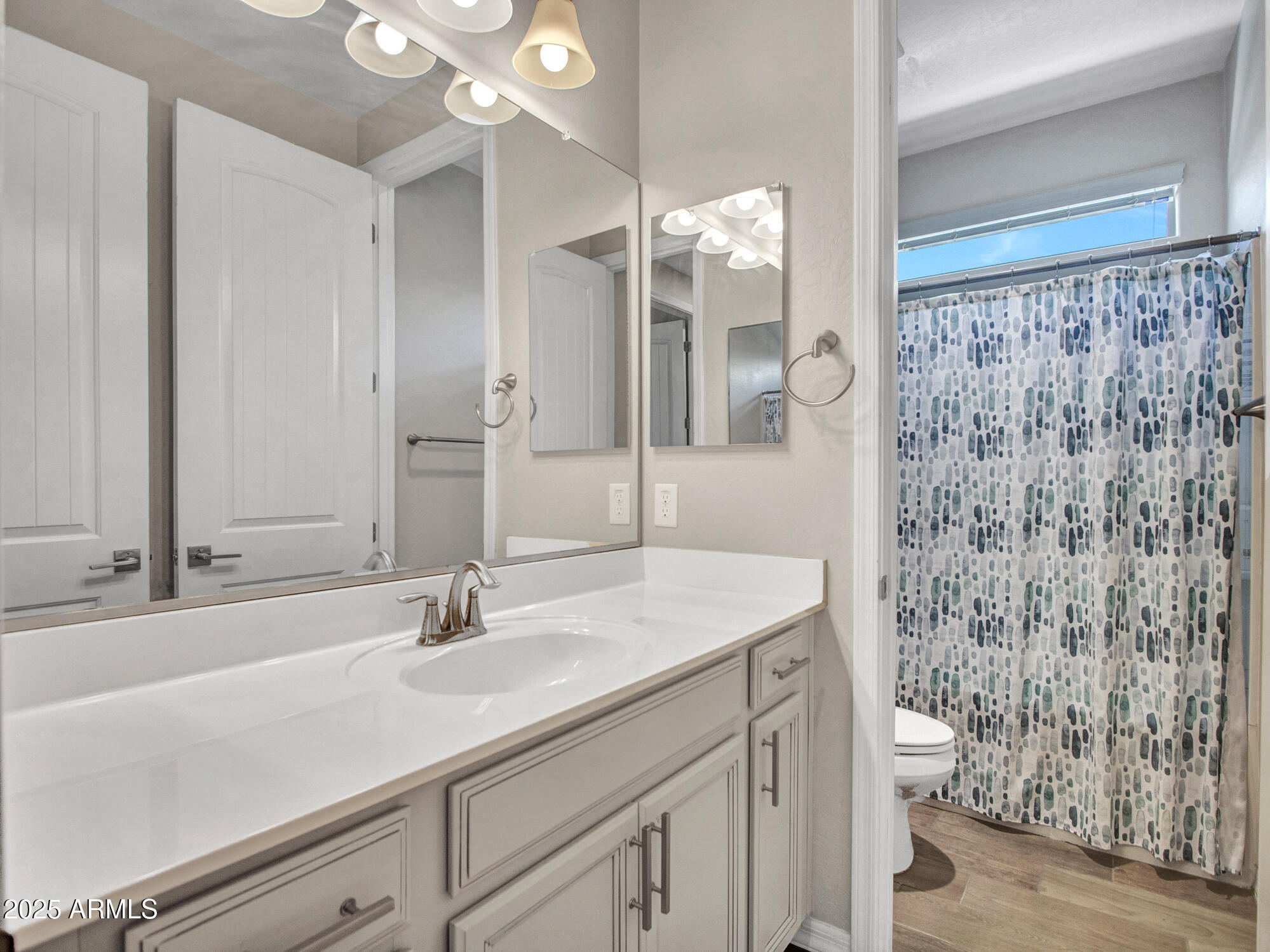 Litchfield Park, Arizona 85340, United States, 4 Bedrooms Bedrooms, ,3 BathroomsBathrooms,Residential,Active,220484