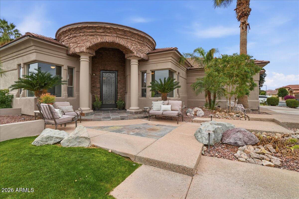 1925 E BAY TREE Court