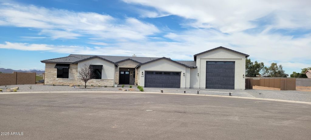 Photo of 10446 W Navigator Lane, Peoria, AZ 85383 (MLS # 6931669)