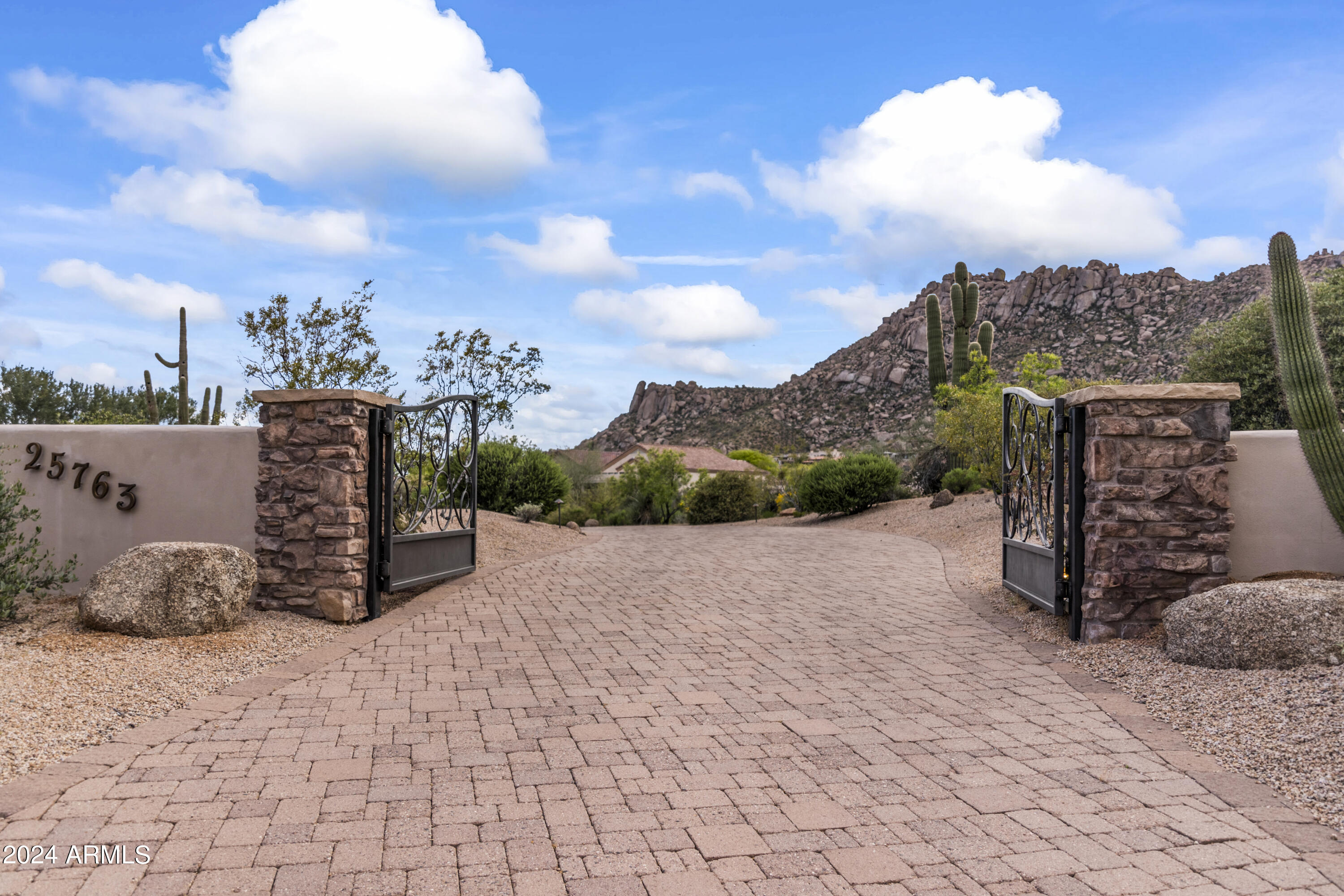 Scottsdale, Arizona, 85255, United States, 4 Bedrooms Bedrooms, ,4 BathroomsBathrooms,Residential,Active,2011198