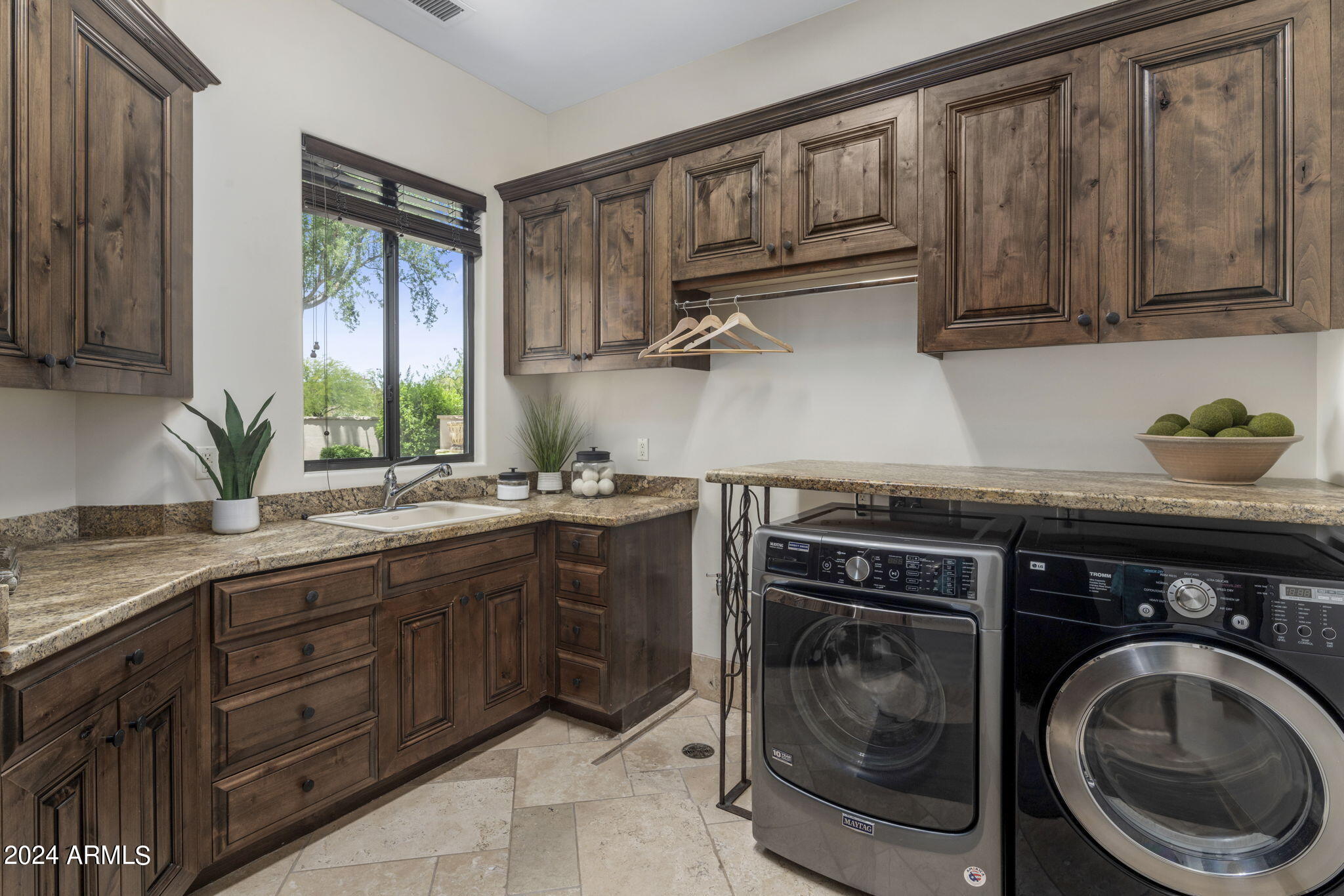 Scottsdale, Arizona, 85255, United States, 4 Bedrooms Bedrooms, ,4 BathroomsBathrooms,Residential,Active,2011198