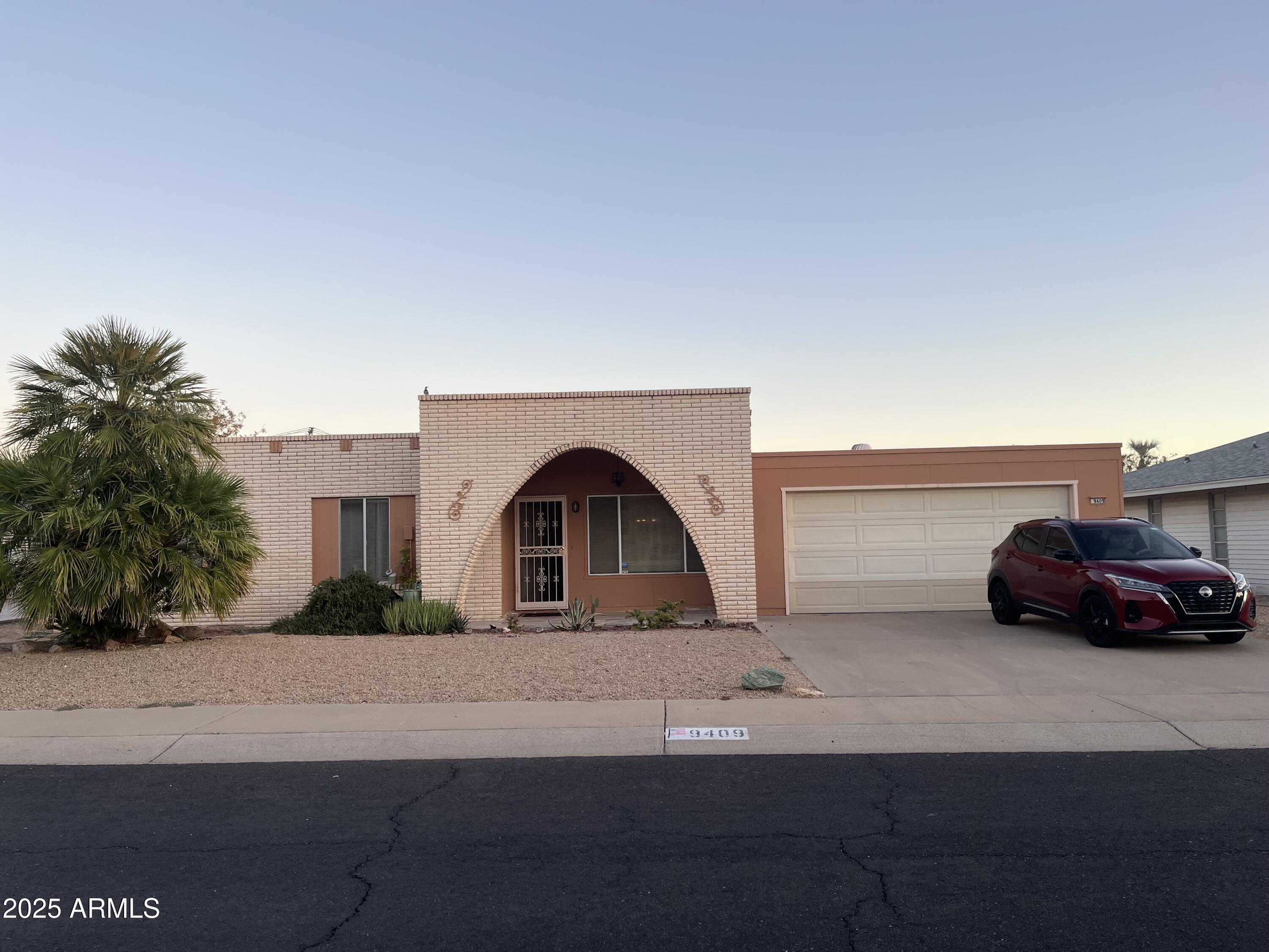 9409 W INDIAN HILLS Drive