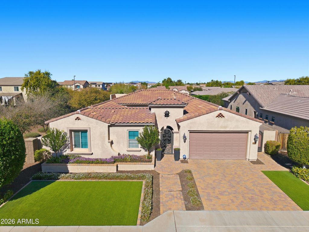 Photo of 938 E Parkview Drive, Gilbert, AZ 85295 (MLS # 6976053)