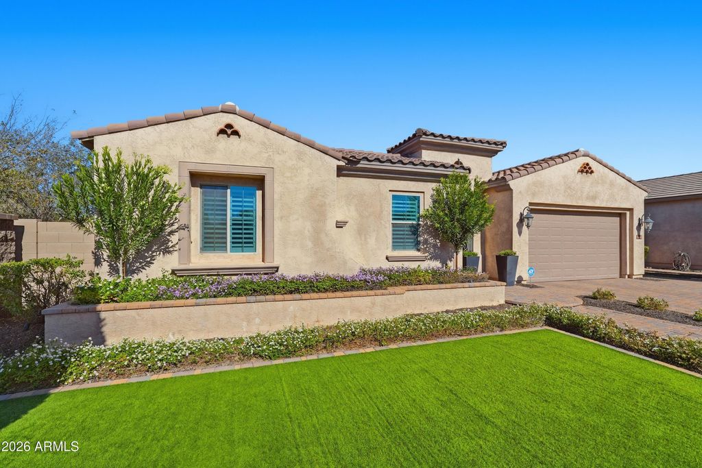 Photo of 938 E Parkview Drive, Gilbert, AZ 85295 (MLS # 6976053)