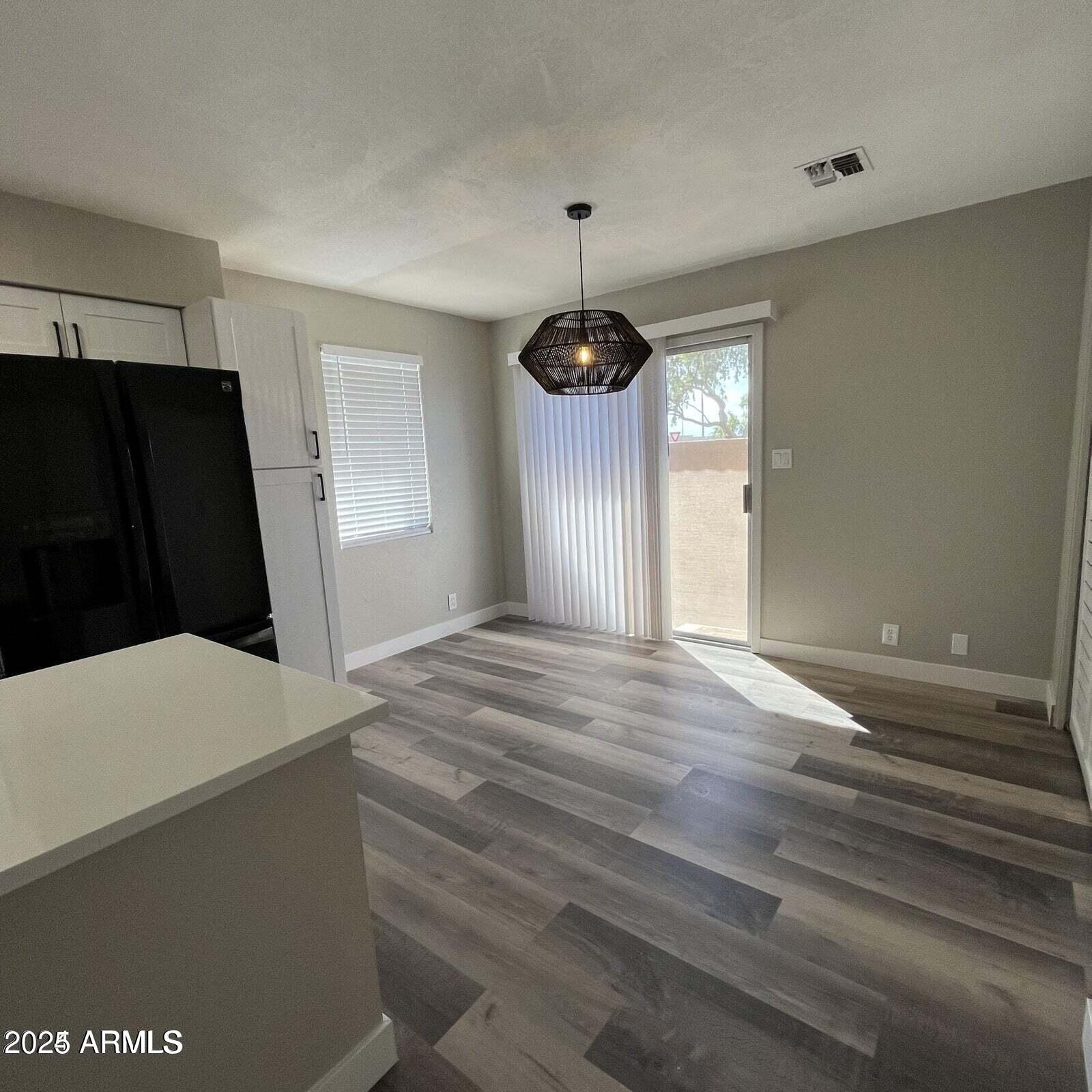 409 W PONTIAC Drive 8