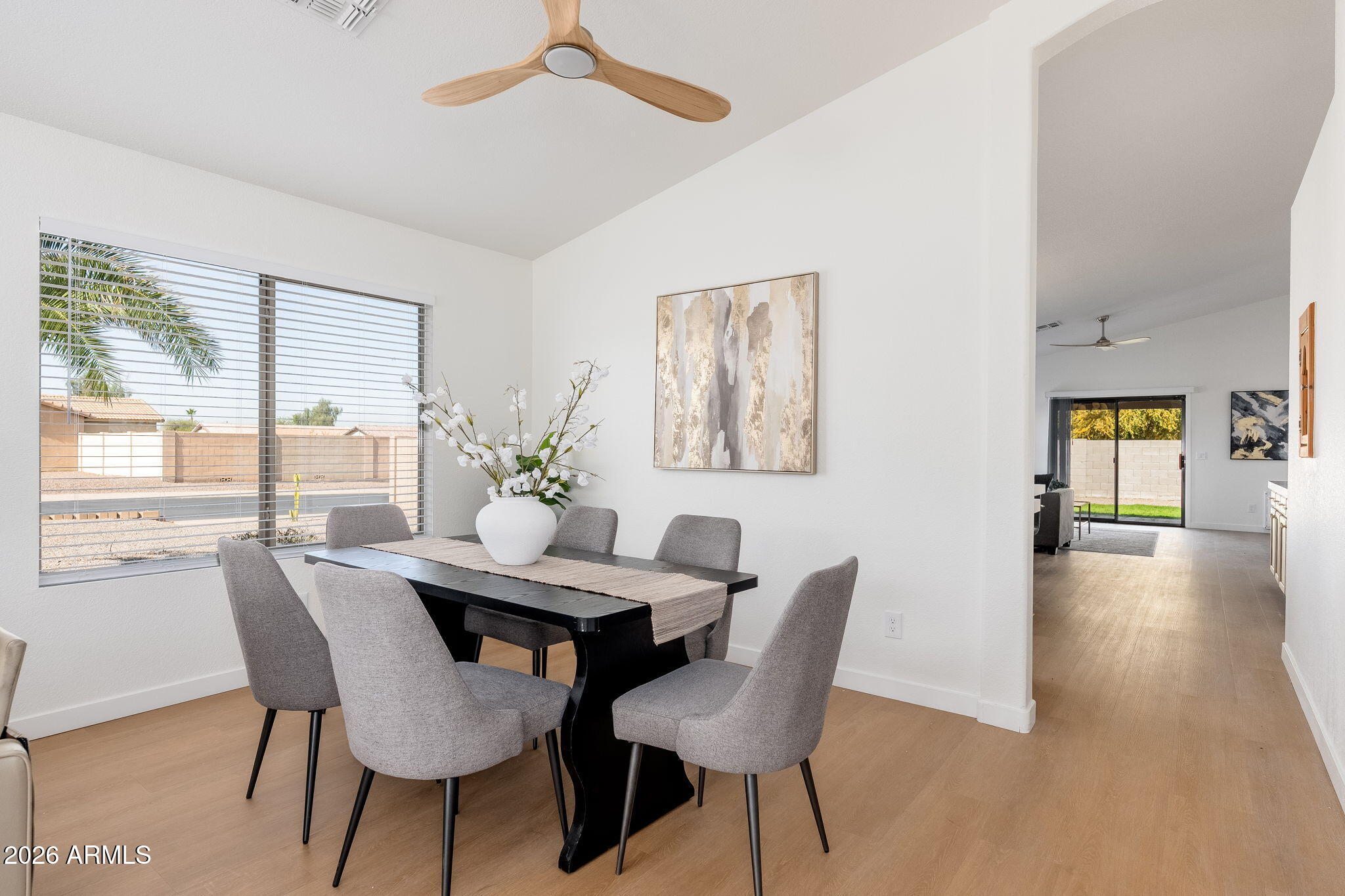 1704 E SOUTH MOUNTAIN Avenue