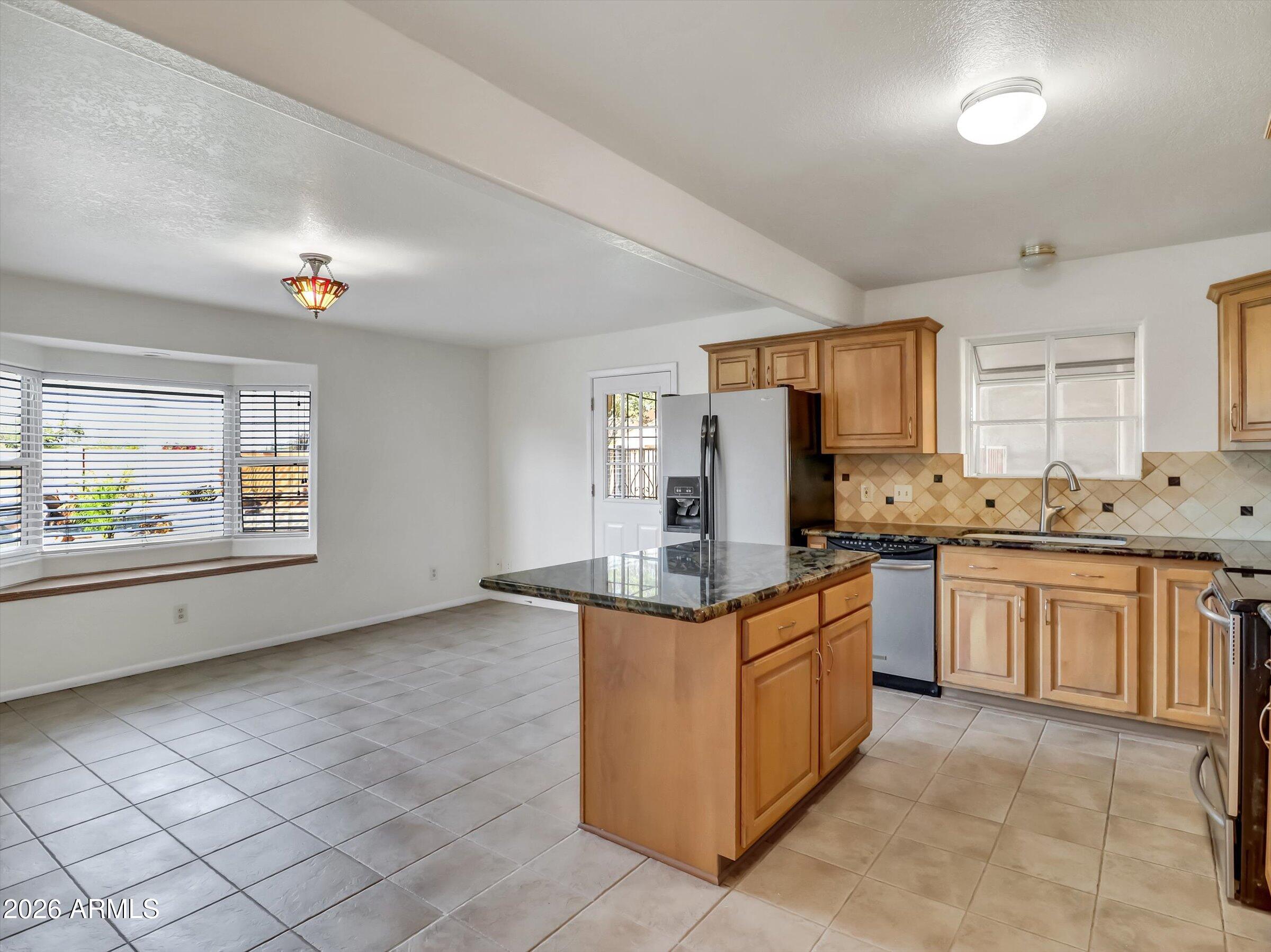 1705 E GRANDVIEW Road