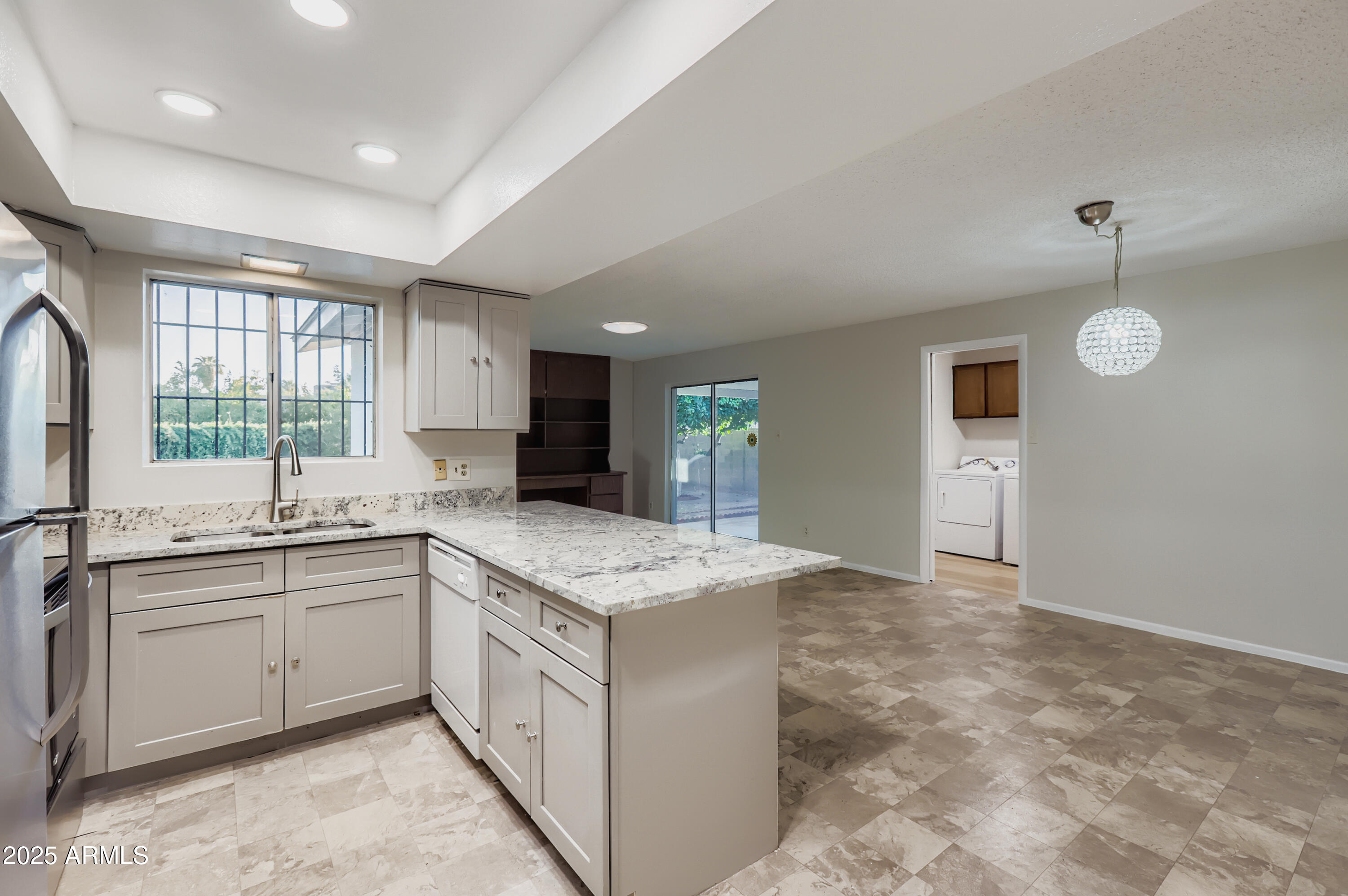 3741 W DAVIDSON Lane