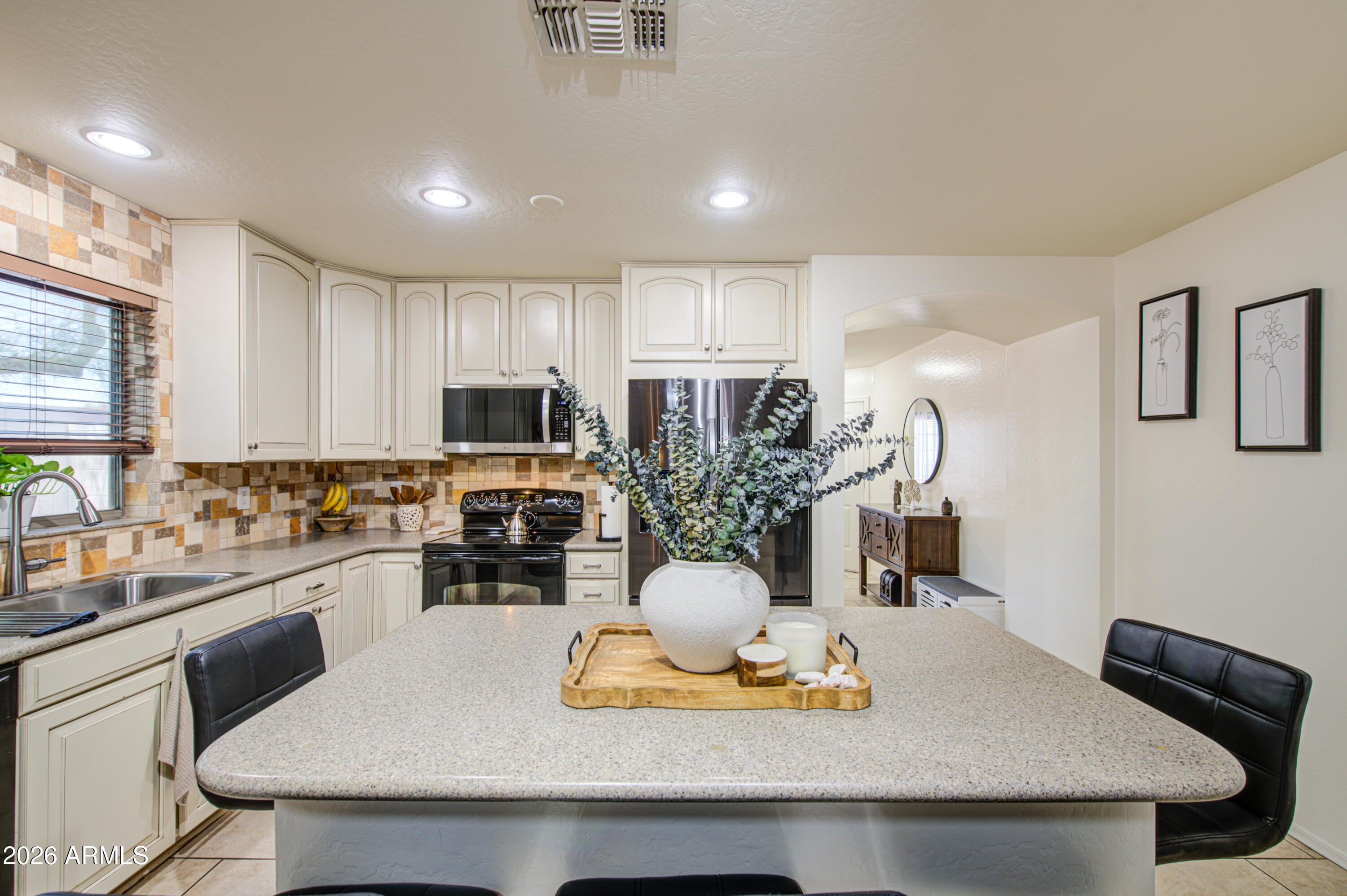 349 W SETTLERS Trail
