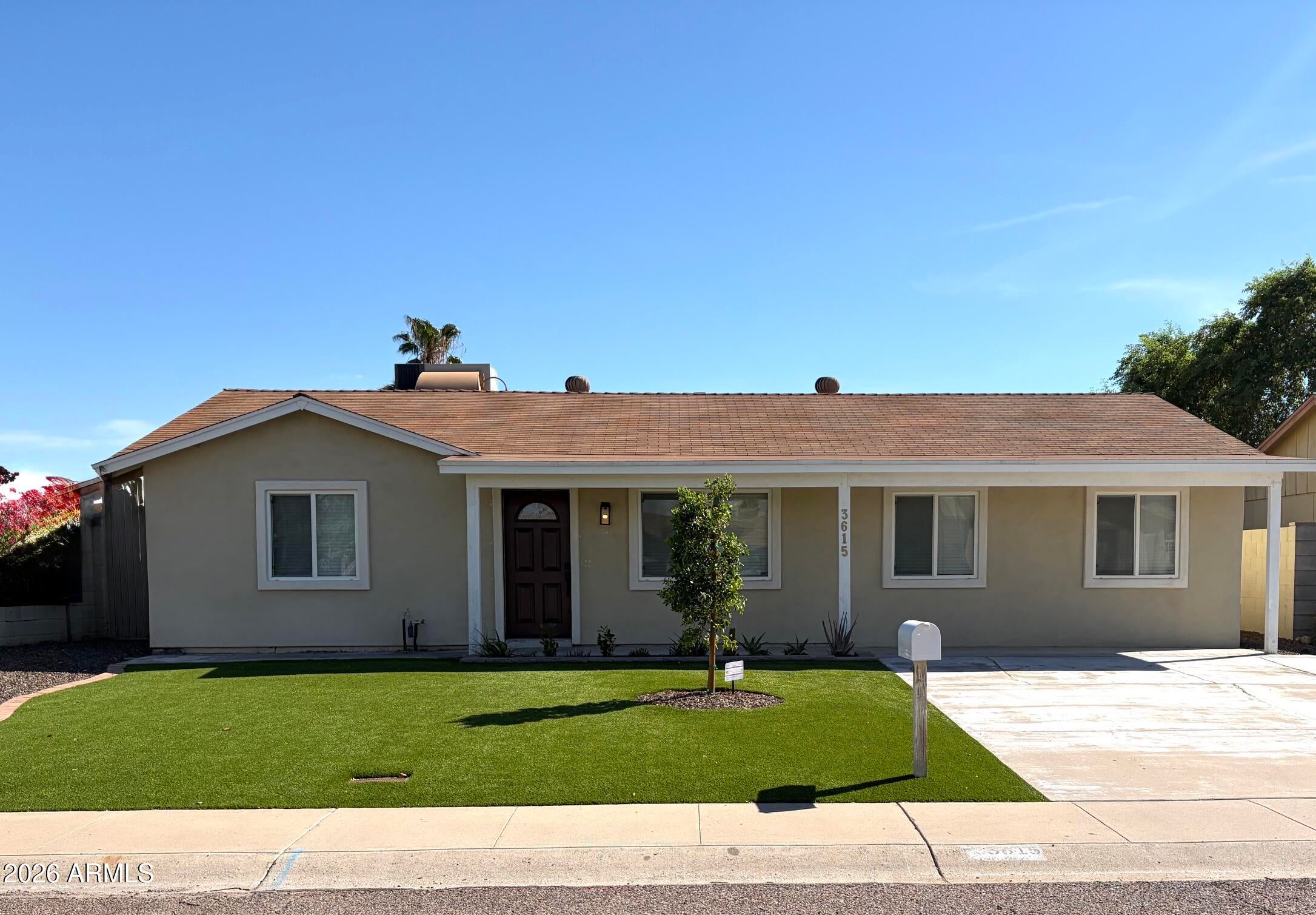 3615 E JANICE Way