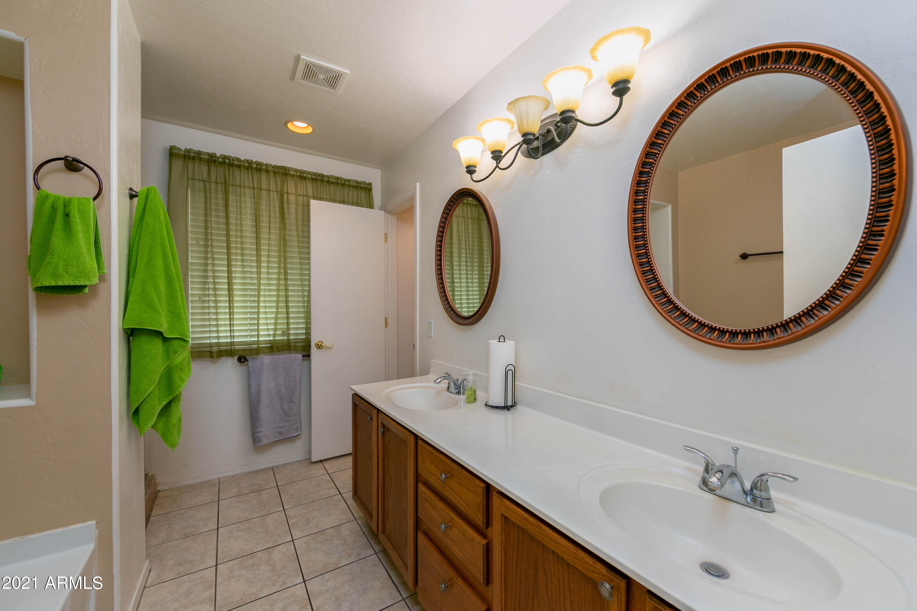 COPPER POINTE - Residential