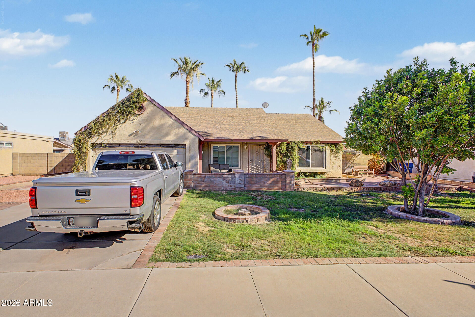 1409 E STEPHENS Drive