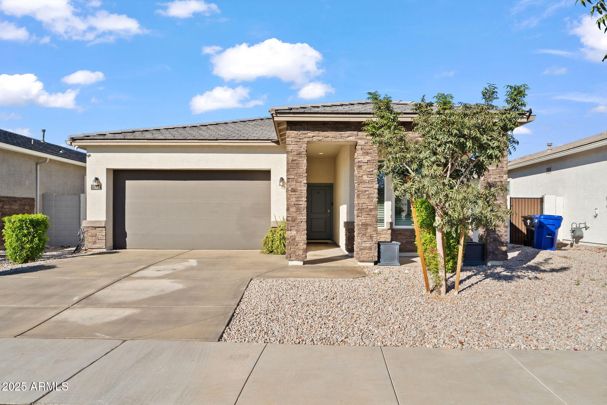 15662 W SMOKETREE Drive