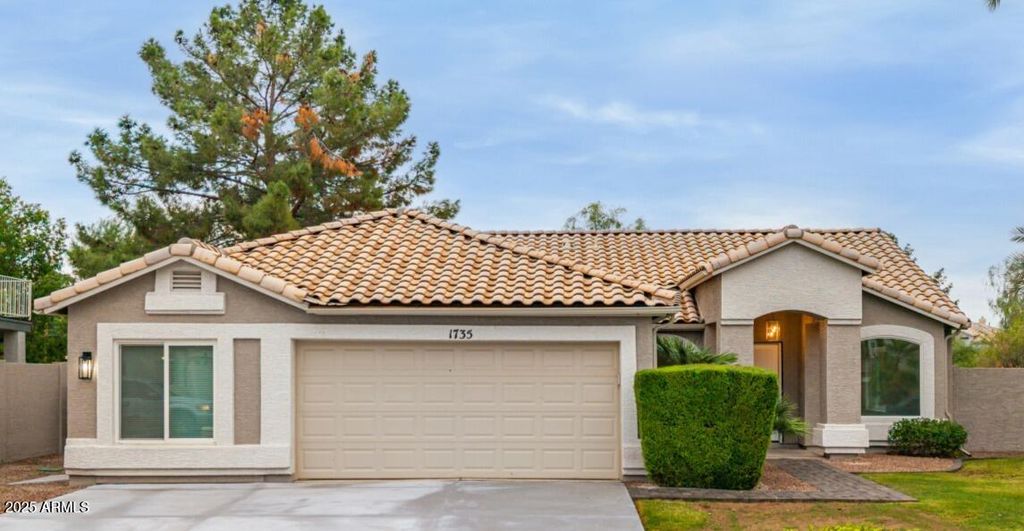 Photo of 1735 W Aspen Avenue, Gilbert, AZ 85233 (MLS # 6931845)