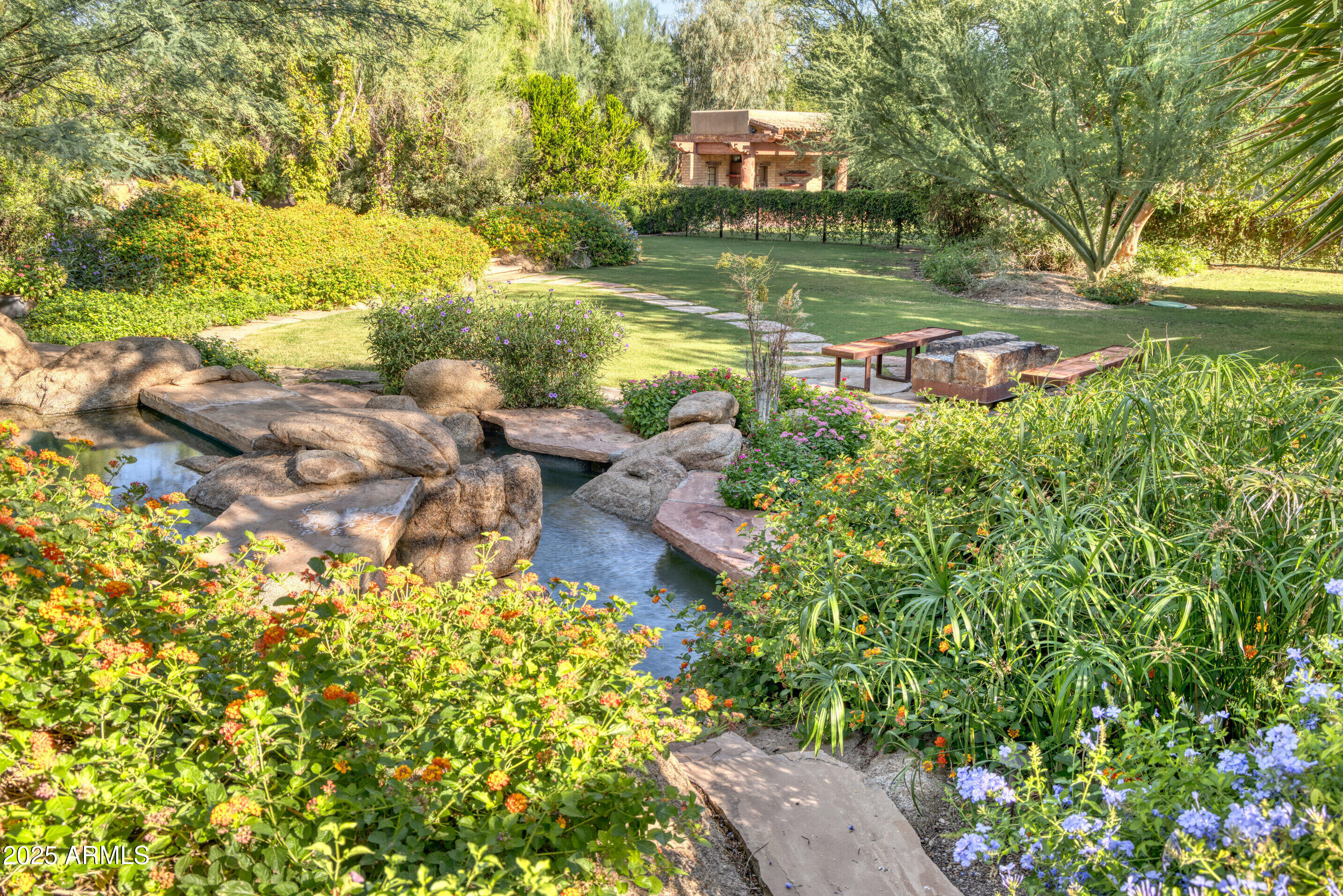 5747 E Mockingbird Lane