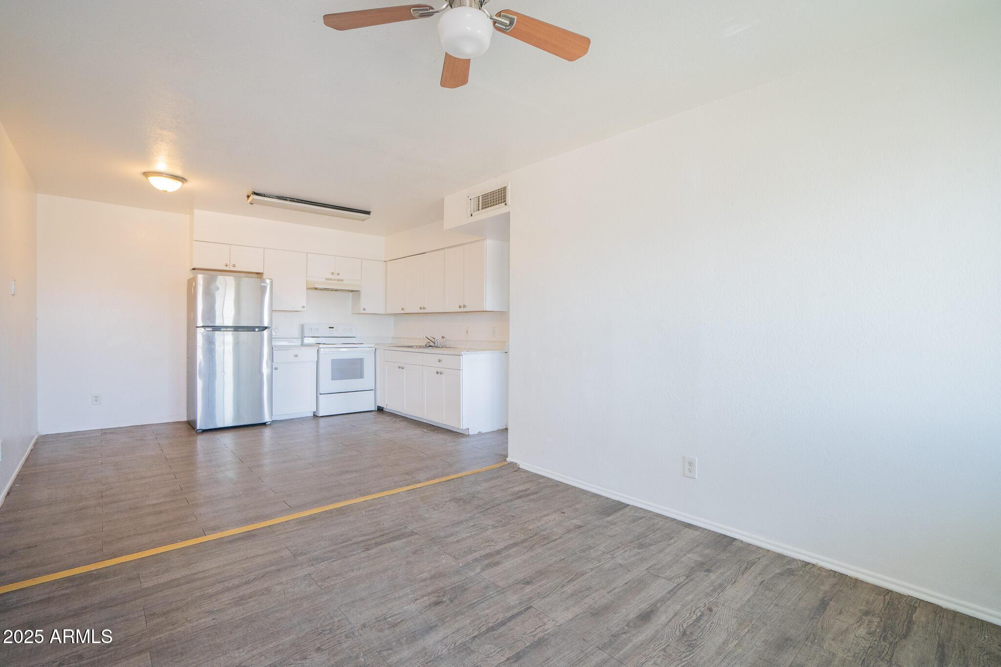 1703 W MOUNTAIN VIEW Road 15