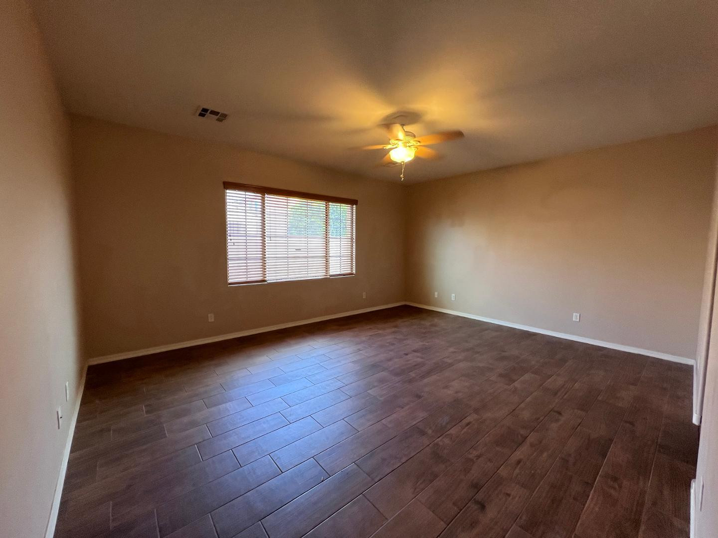 898 E Del Rio Street