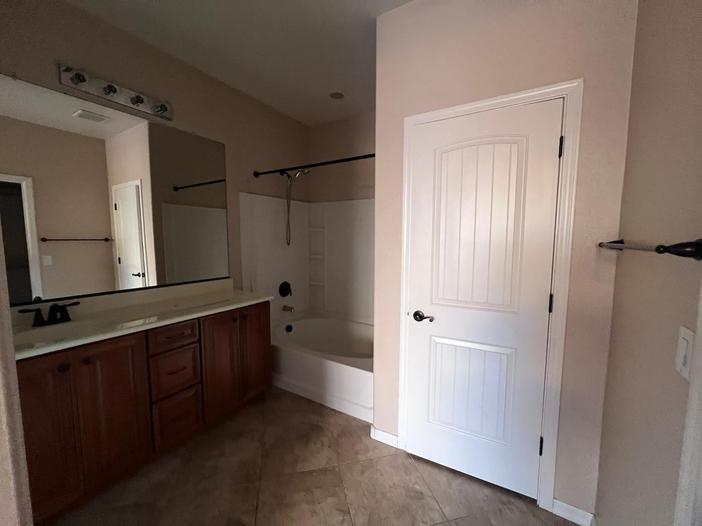 898 E Del Rio Street