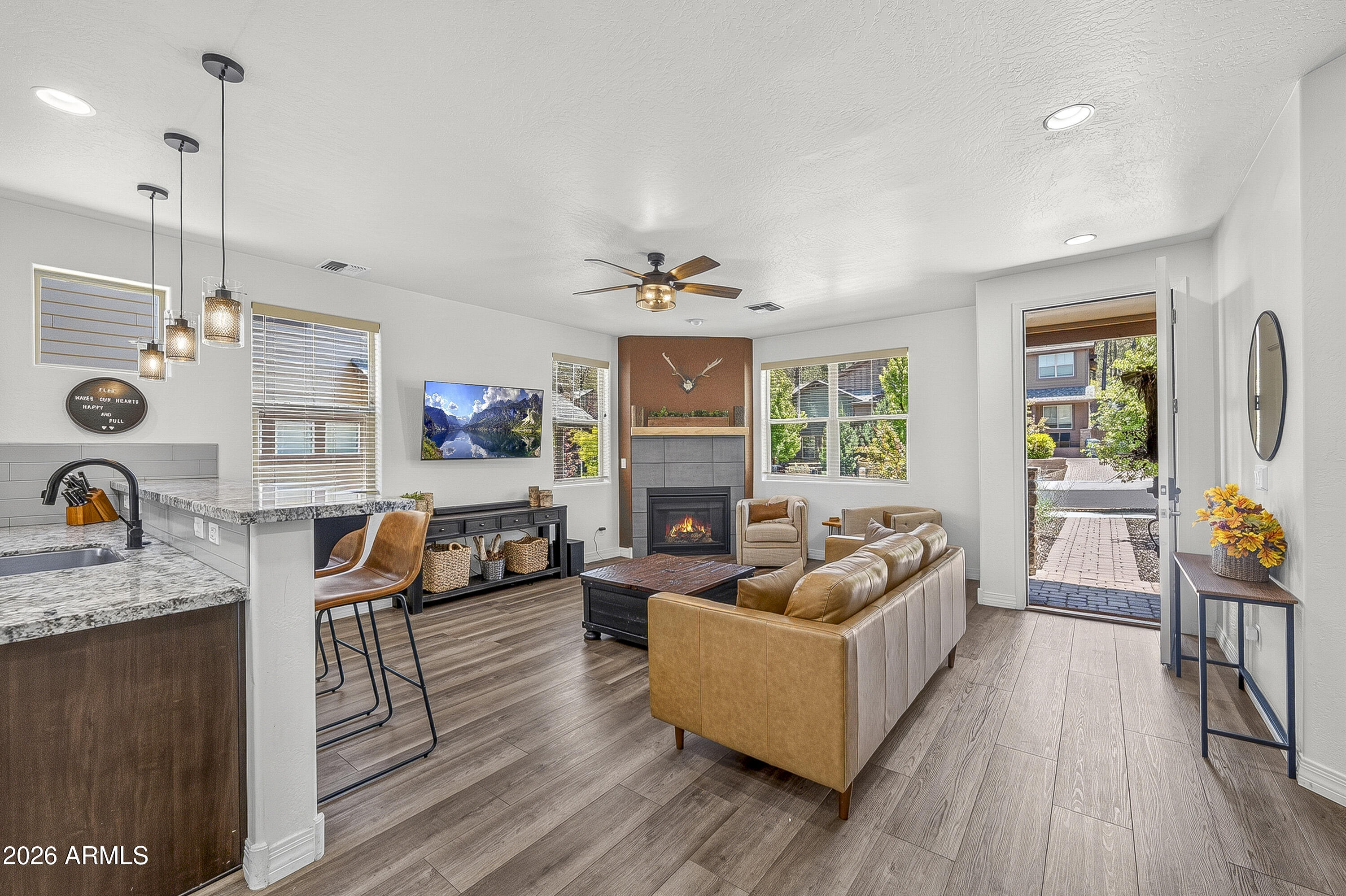 2465 W CLEMENT Circle