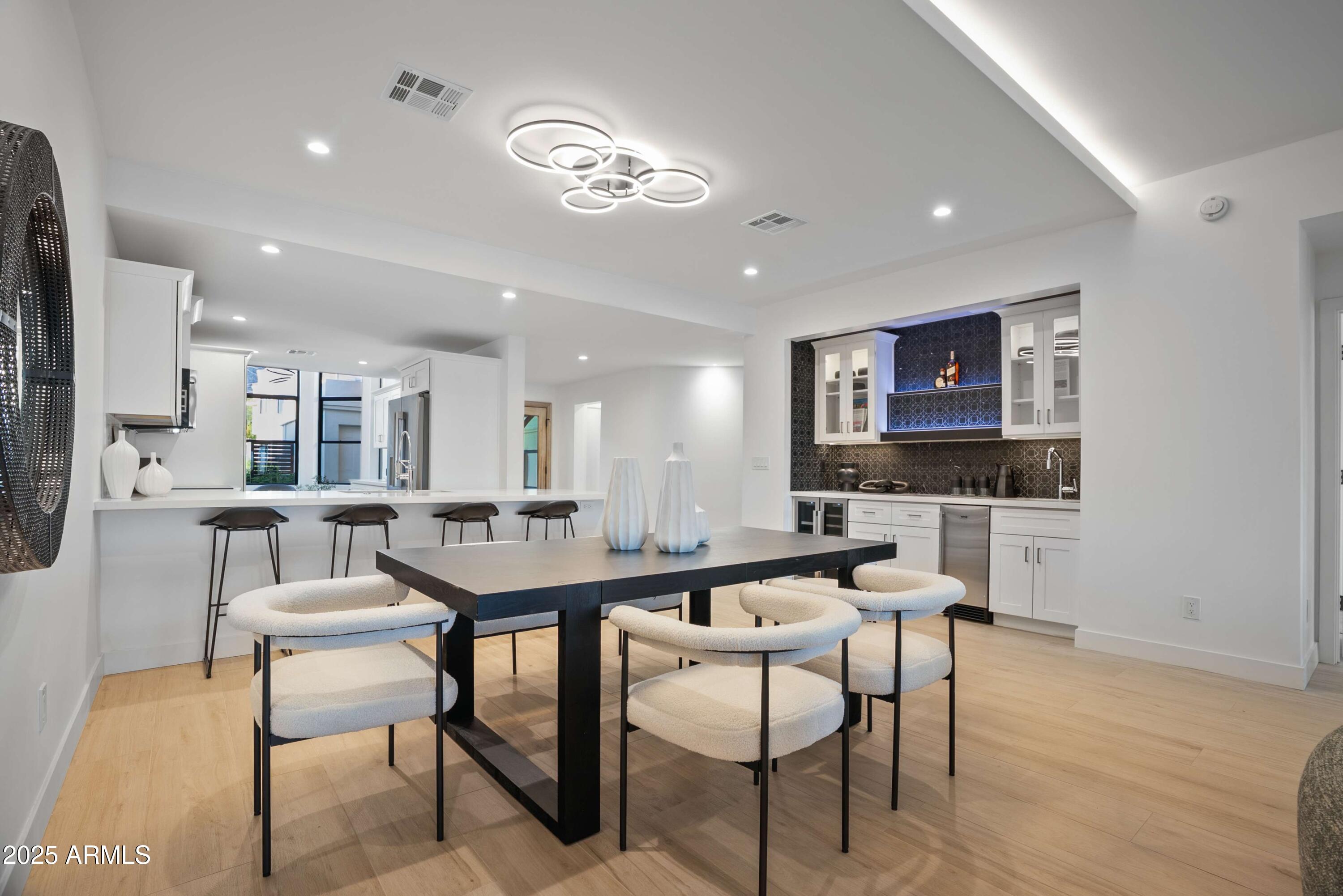 3800 E LINCOLN Drive 31