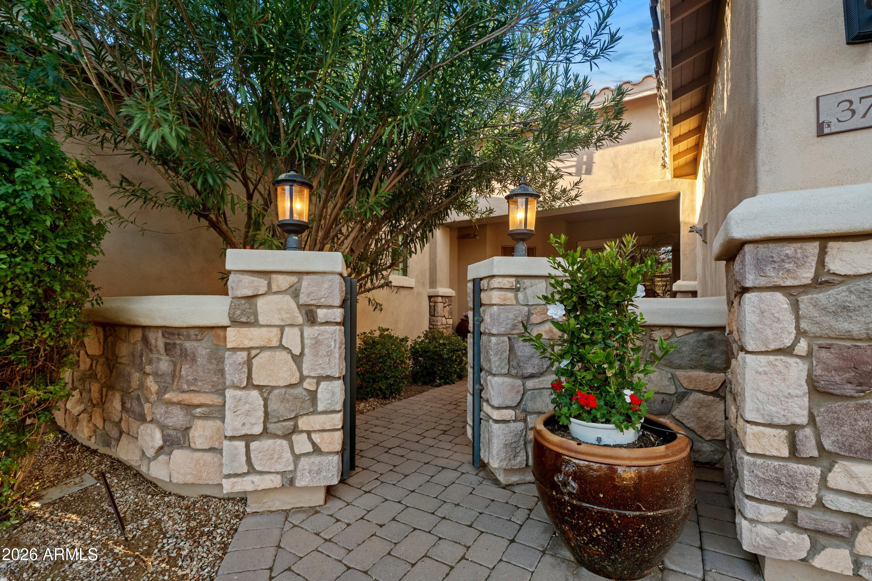 3738 E RIOPELLE Avenue