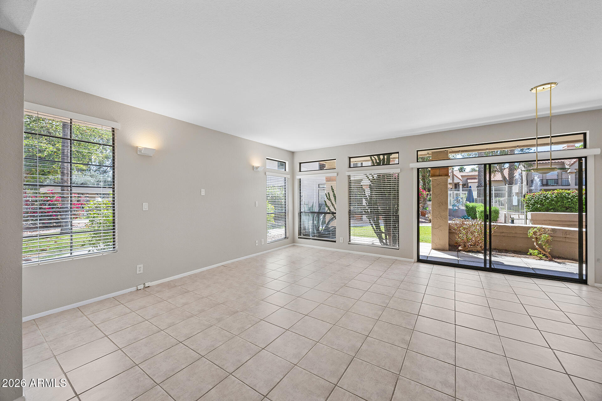 9707 E MOUNTAIN VIEW Road 1461