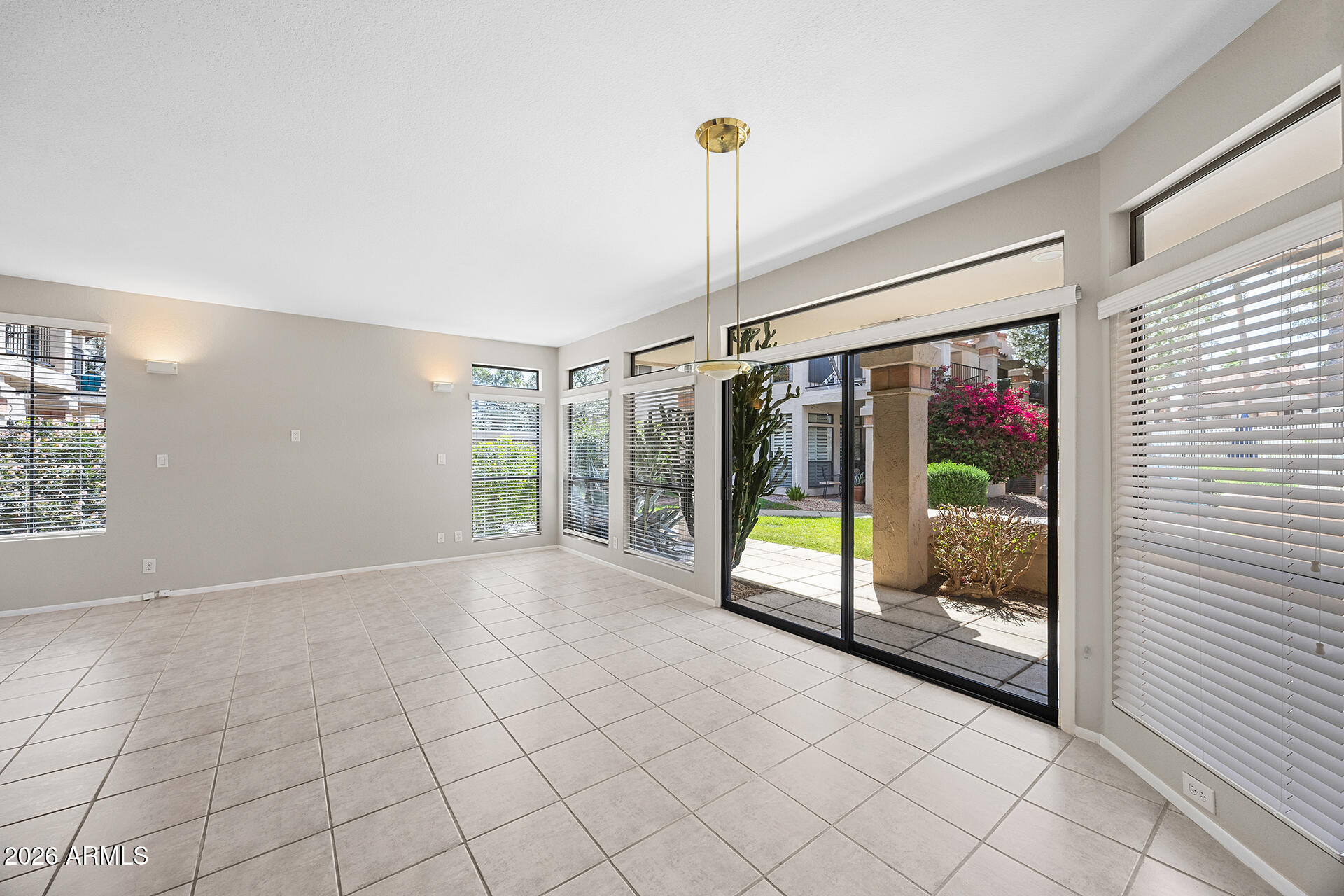 9707 E MOUNTAIN VIEW Road 1461