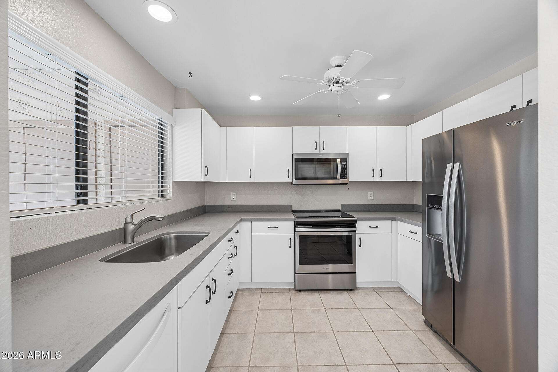 9707 E MOUNTAIN VIEW Road 1461