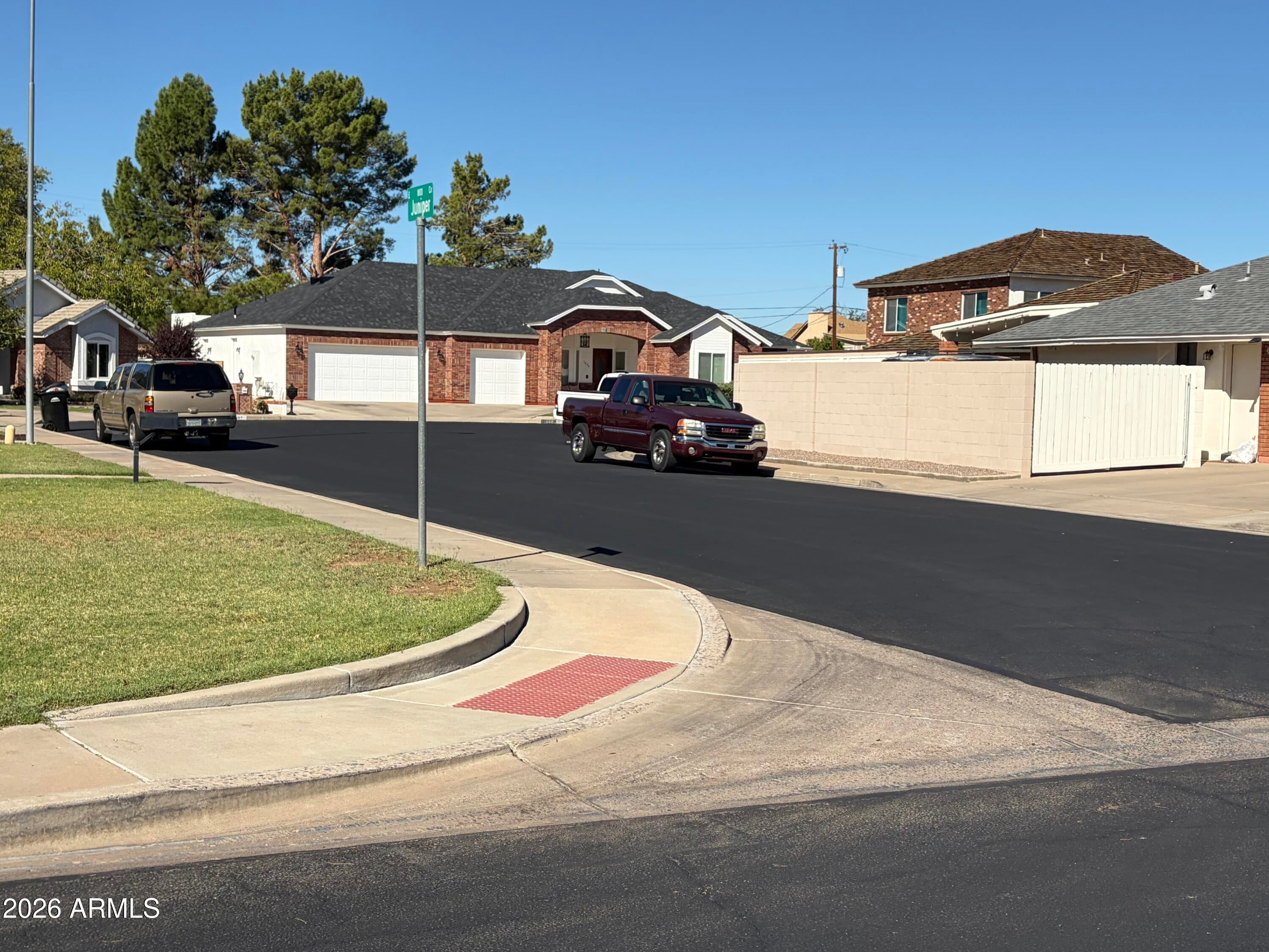 1808 E JUNIPER Circle