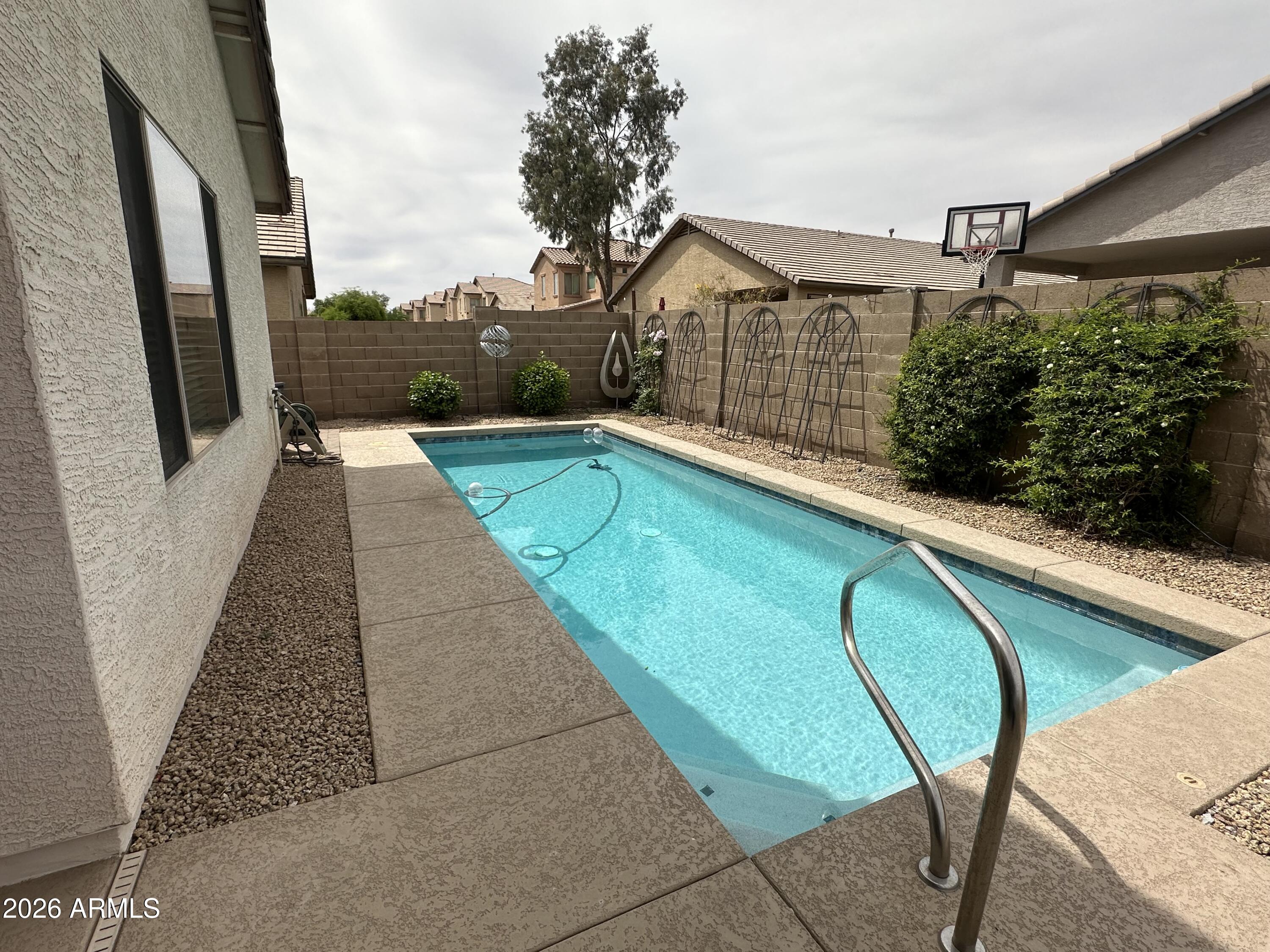 11614 W GRANT Street