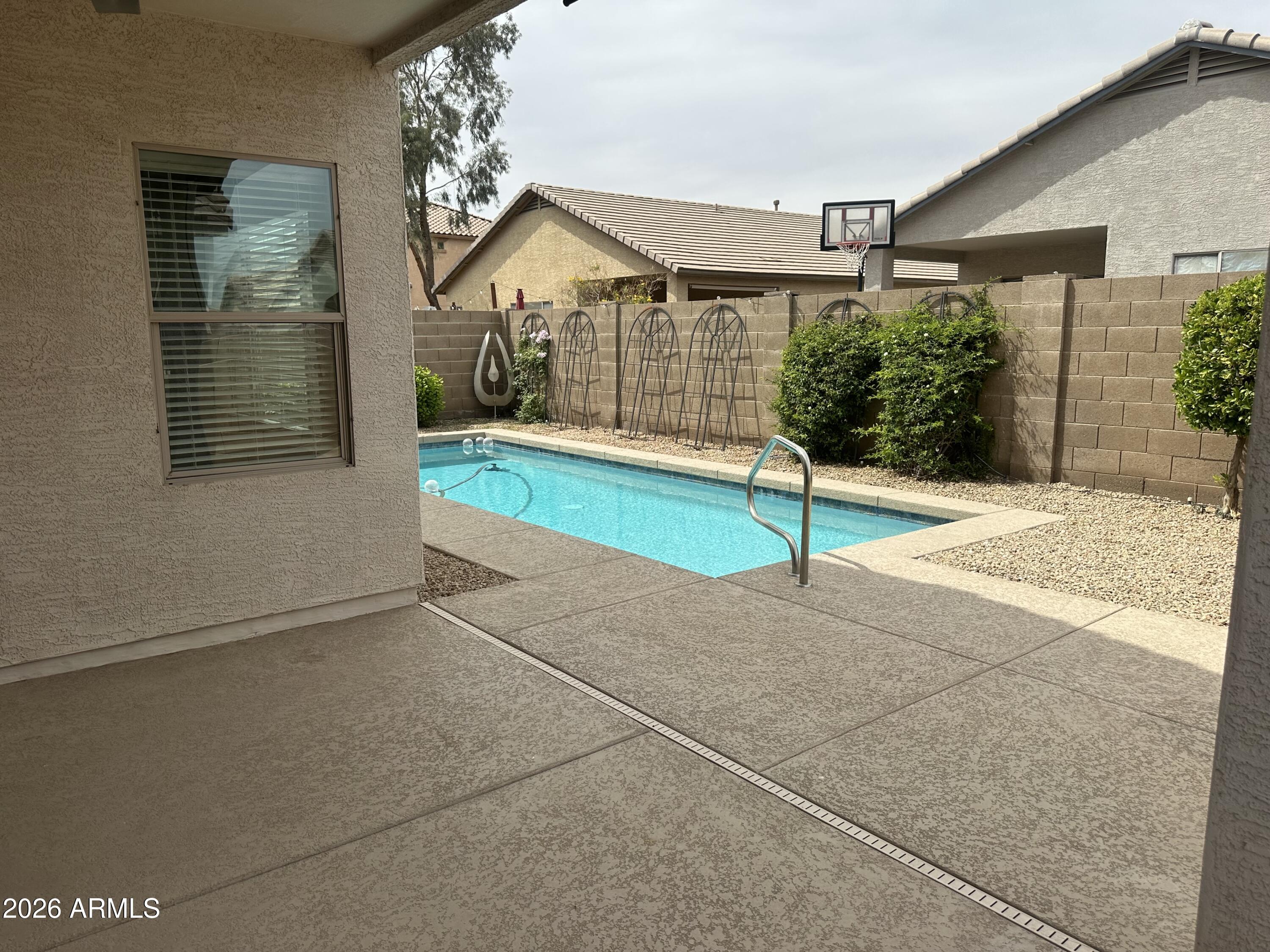 11614 W GRANT Street