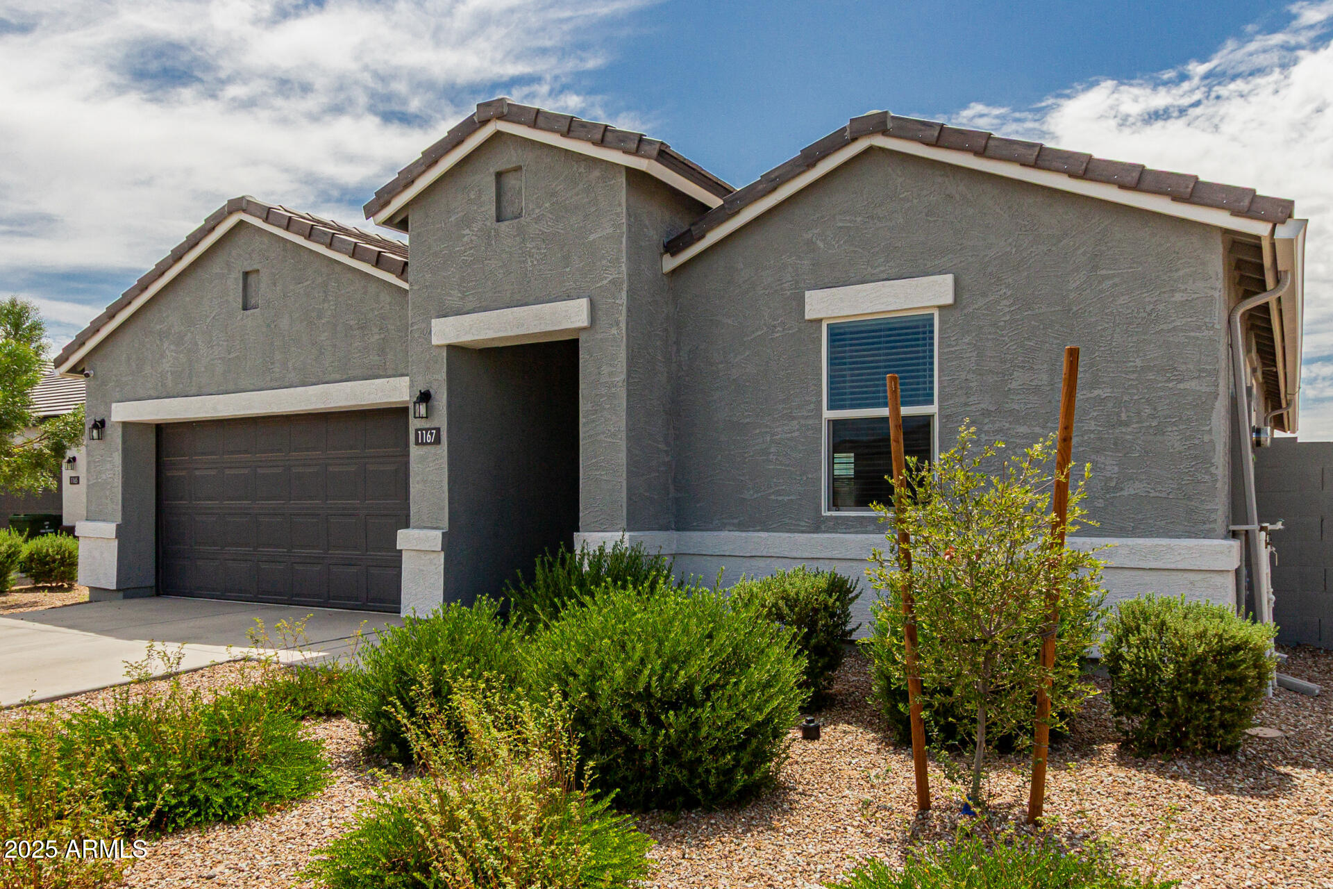 1167 W CASTLE Court