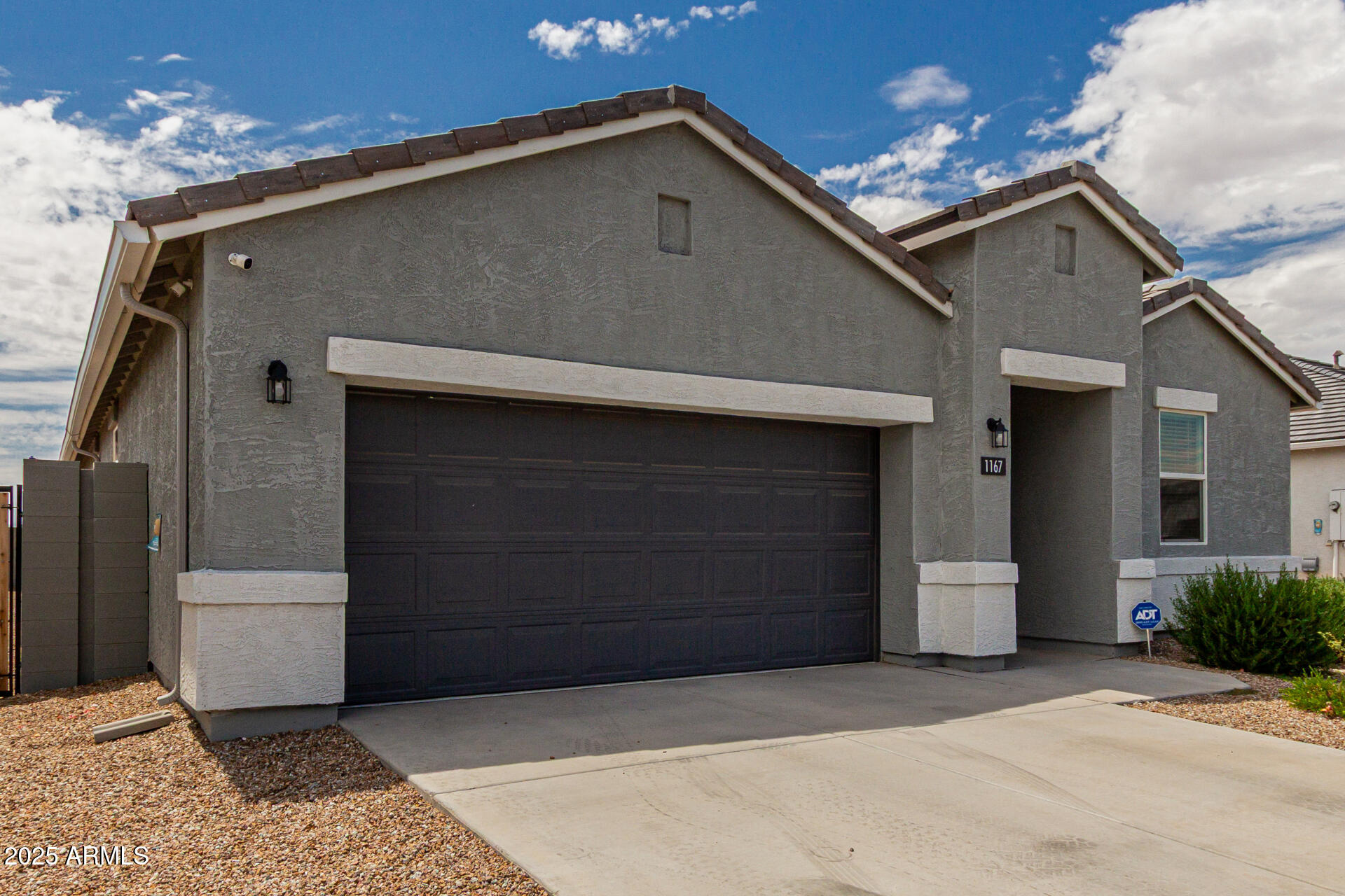 1167 W CASTLE Court