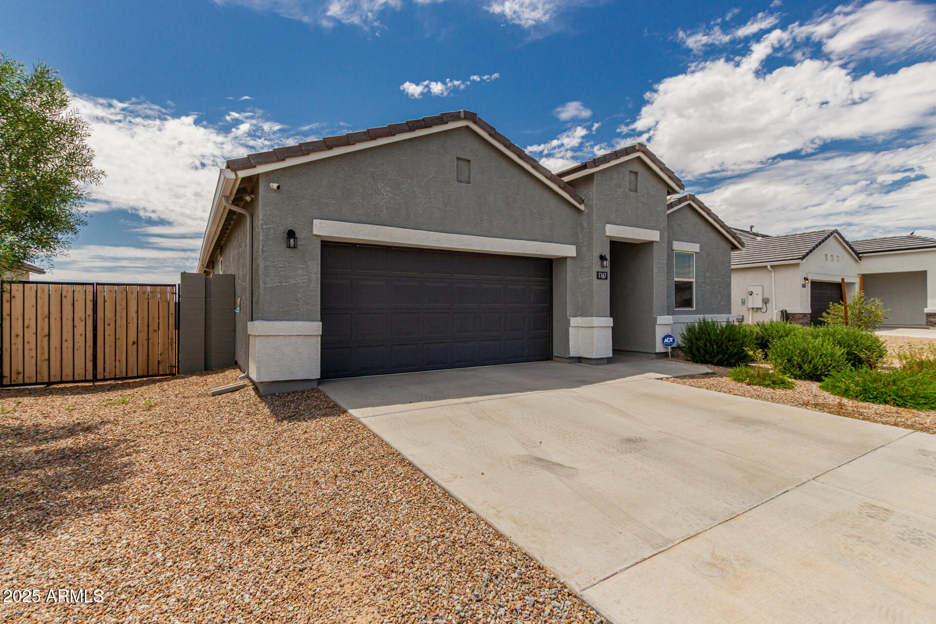 1167 W CASTLE Court