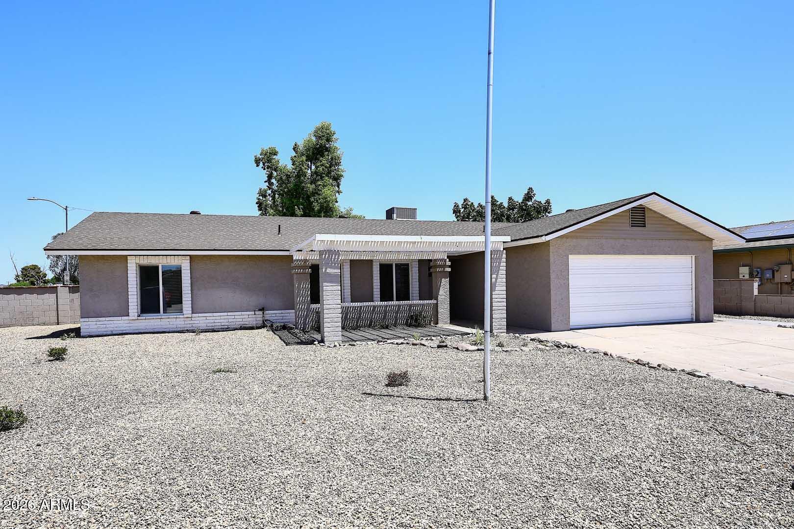 2802 E HILLERY Drive