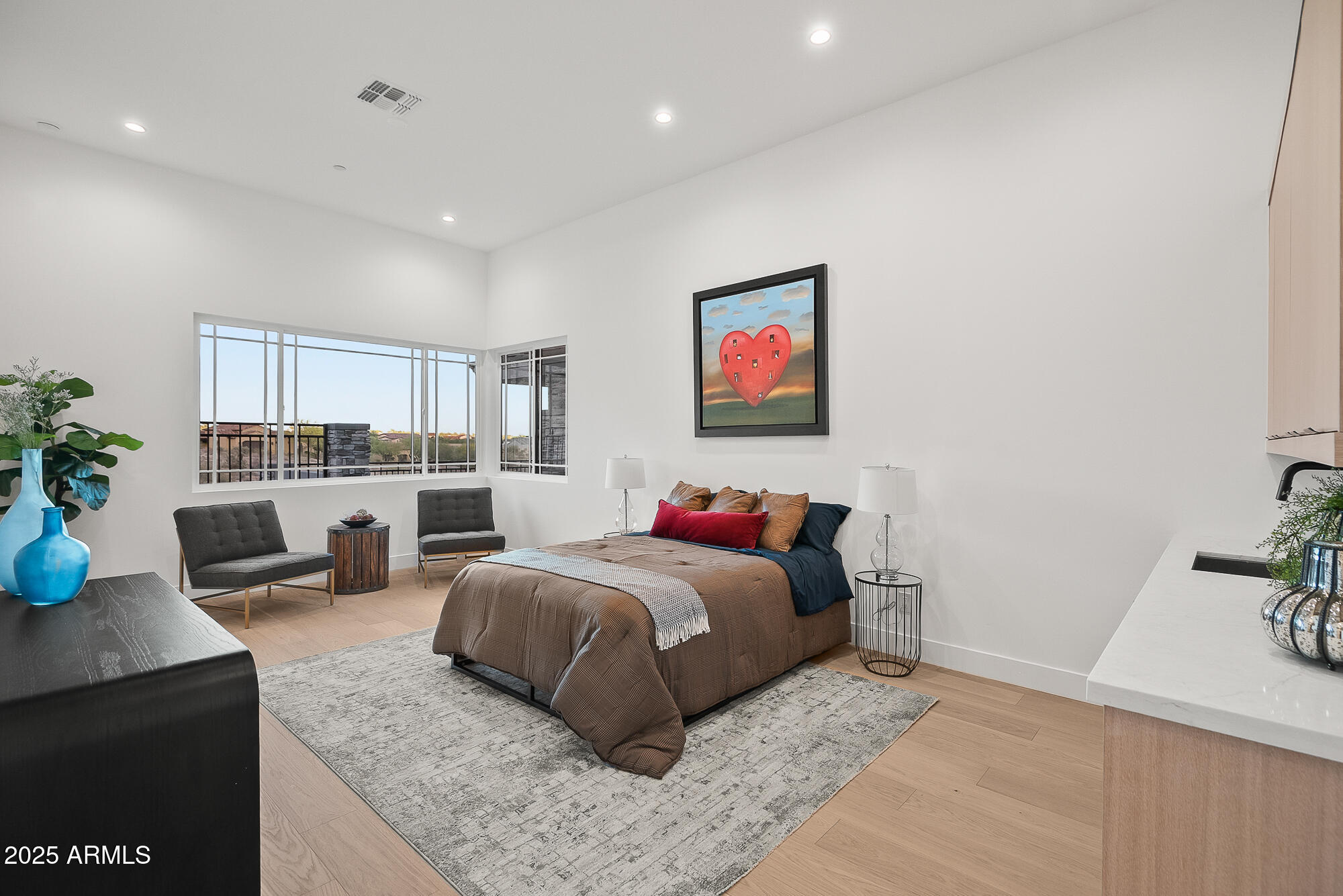 3135 N MOUNTAINSIDE Loop