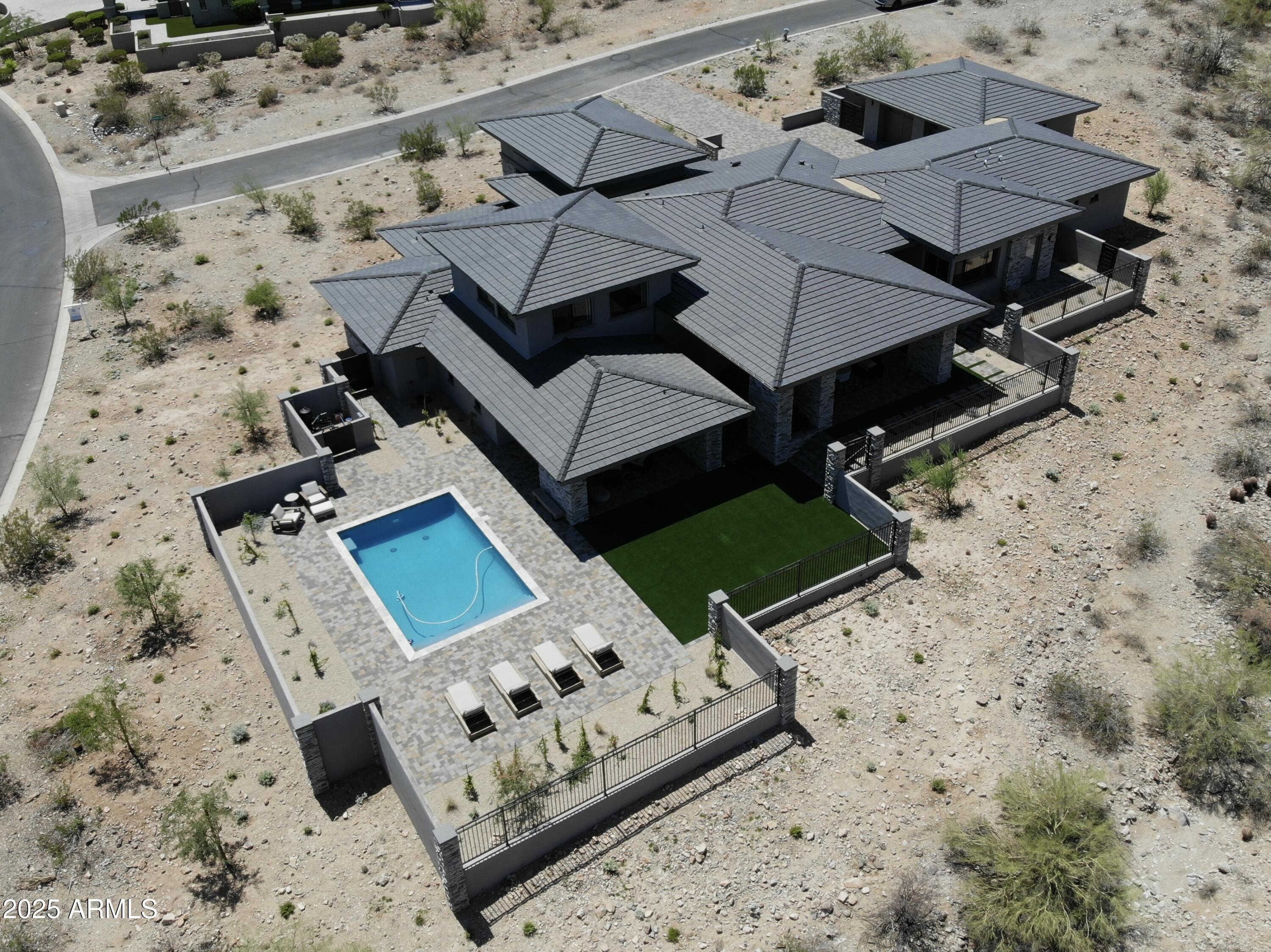 3135 N MOUNTAINSIDE Loop