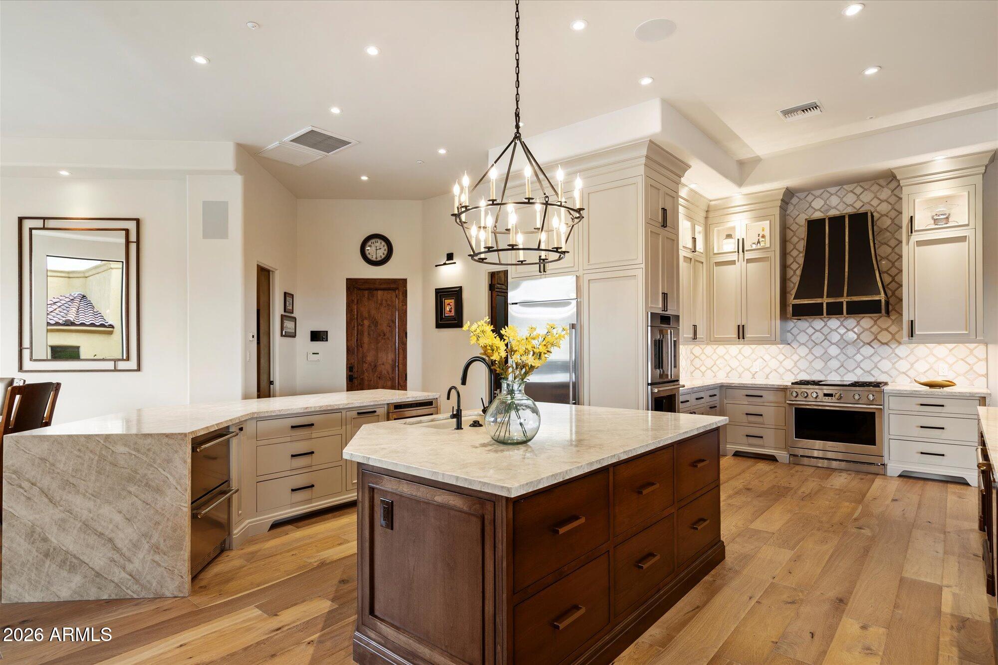DIAMOND POINT AT LAS SENDAS MOUNTAIN - Residential