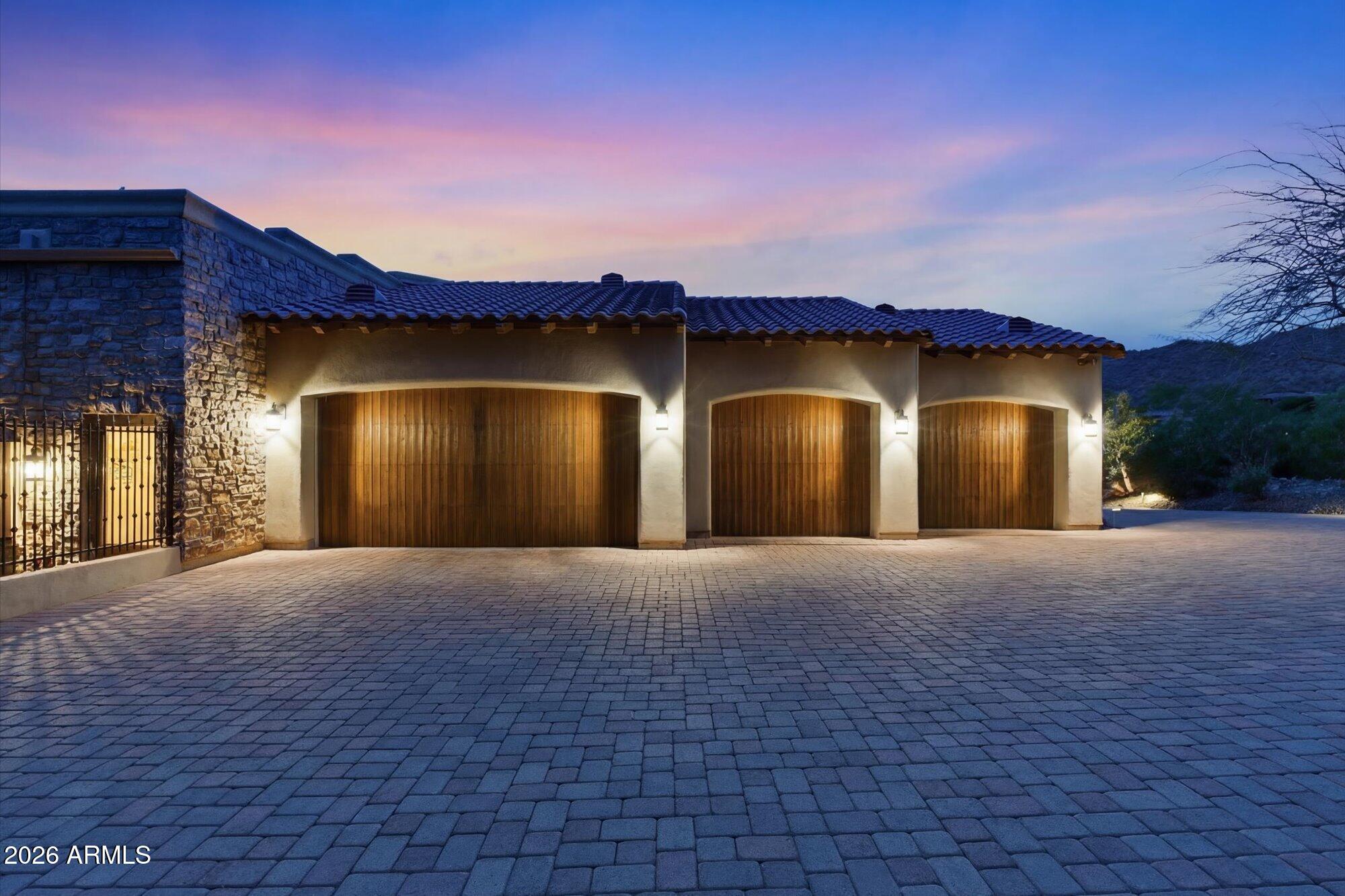 DIAMOND POINT AT LAS SENDAS MOUNTAIN - Residential