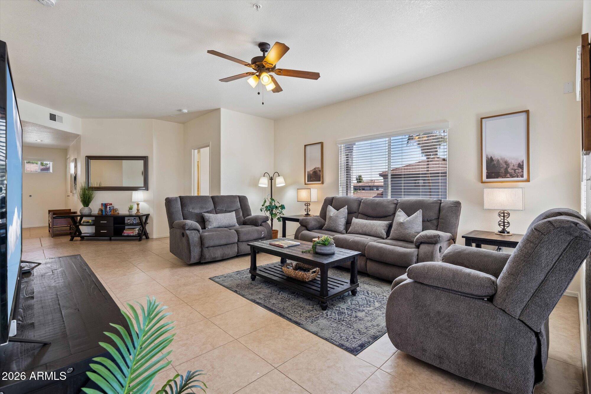 FAIRWAYS AT ARROWHEAD CONDOMINIUMS REPLAT AMD - Residential