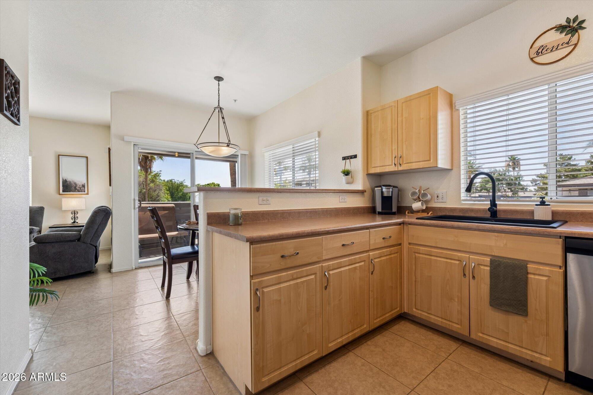 FAIRWAYS AT ARROWHEAD CONDOMINIUMS REPLAT AMD - Residential