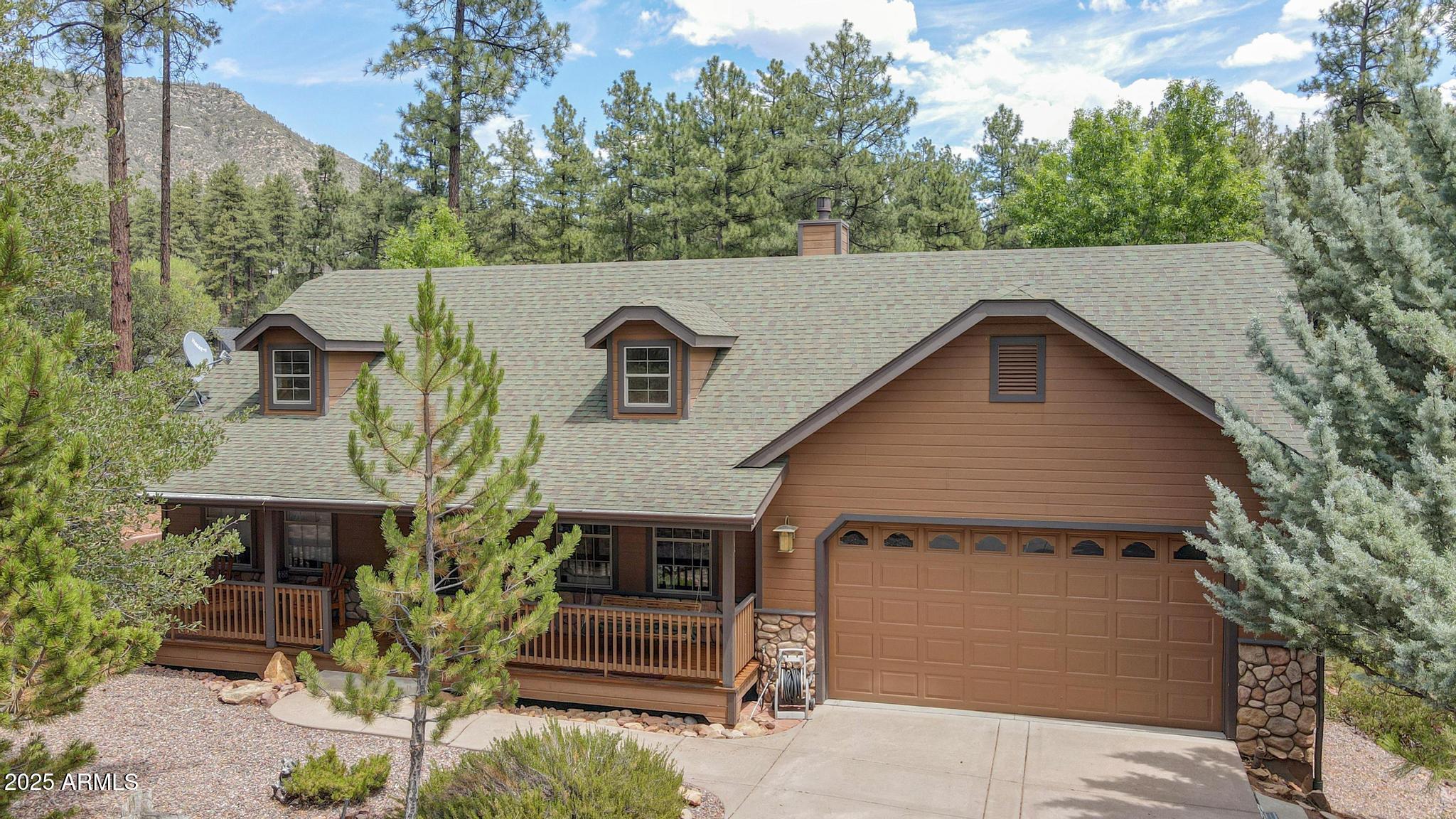 4275 N Strawberry Hollow --
