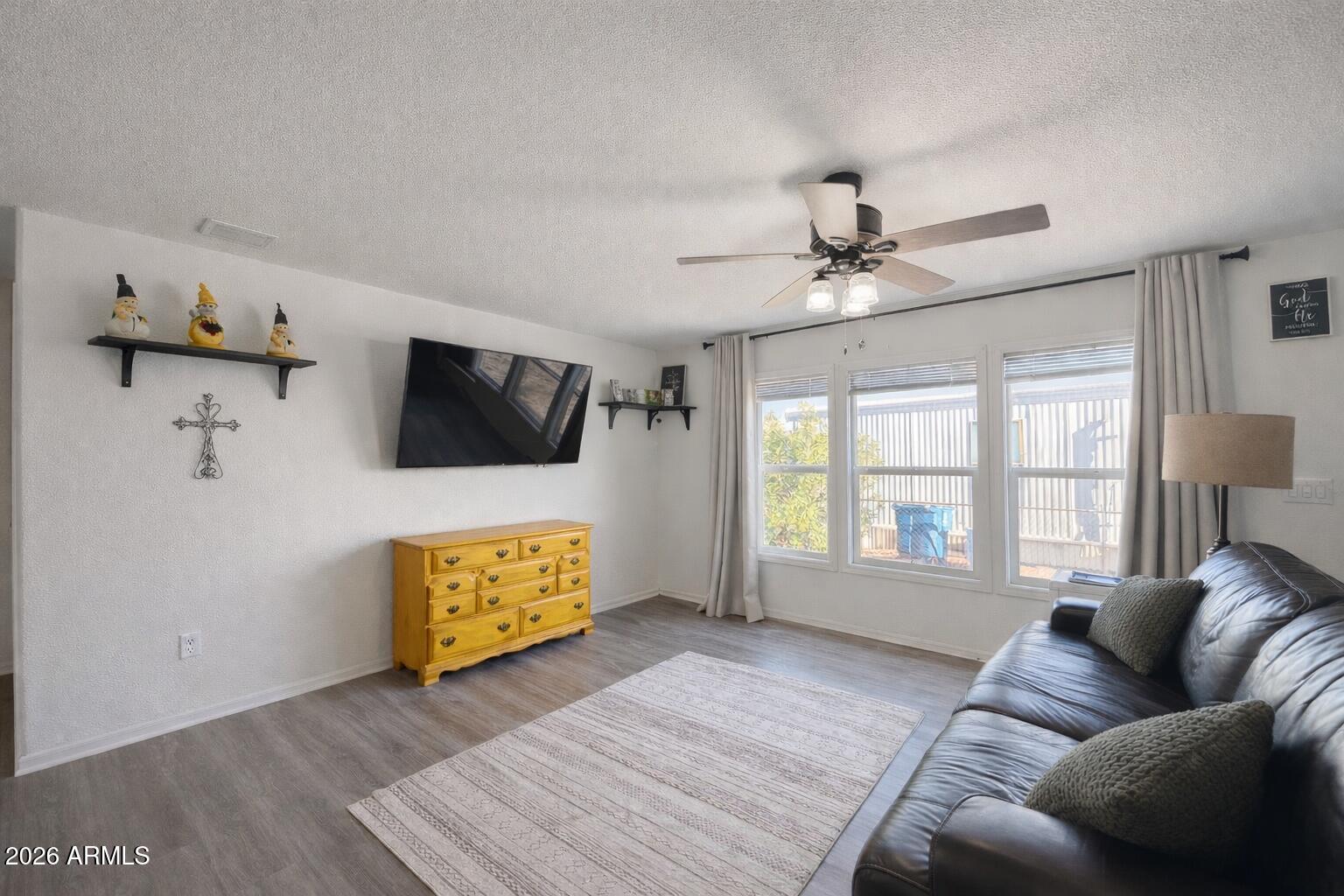 2046 S MARIPOSA Road