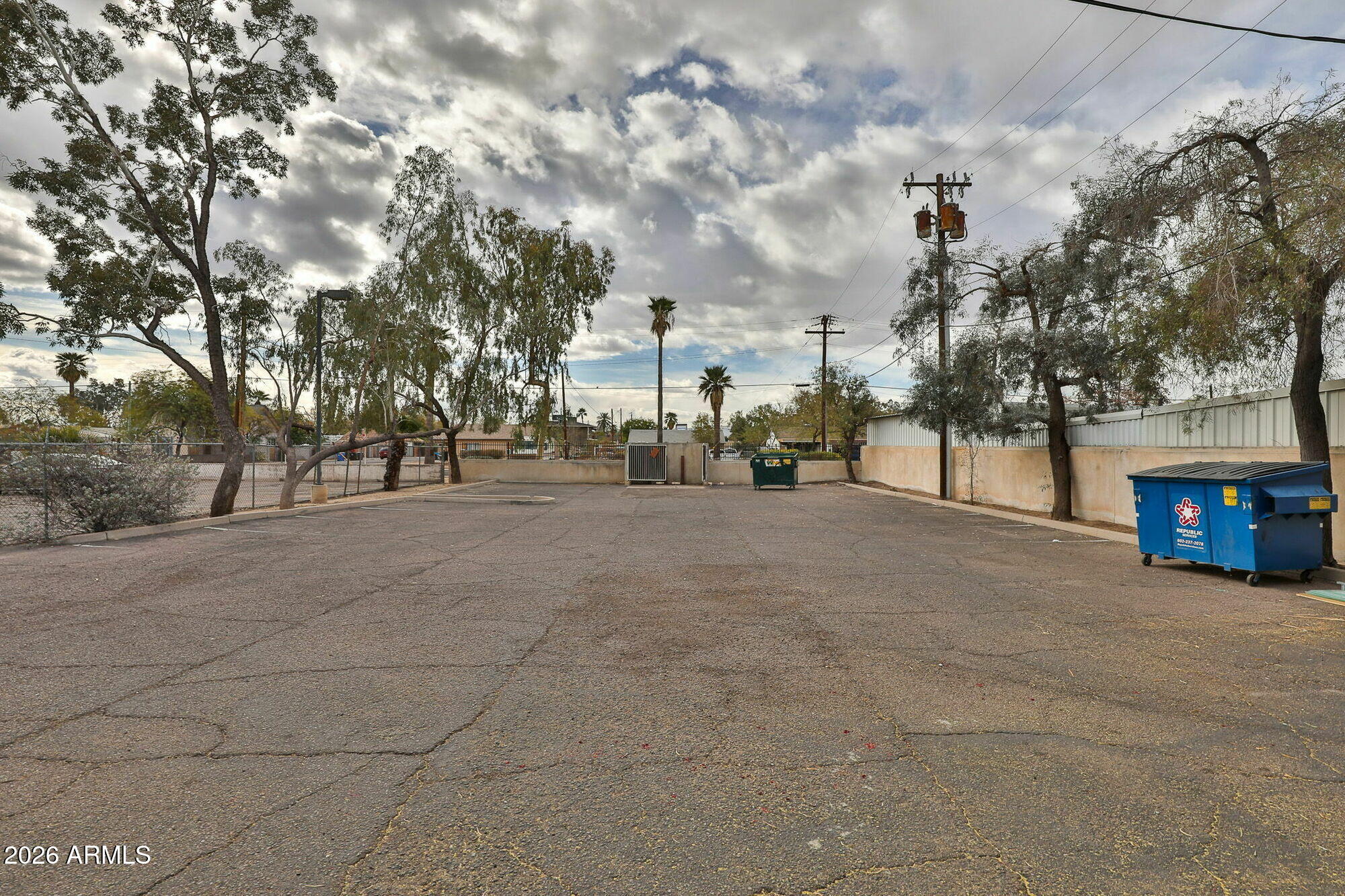 2641 E McDowell Road