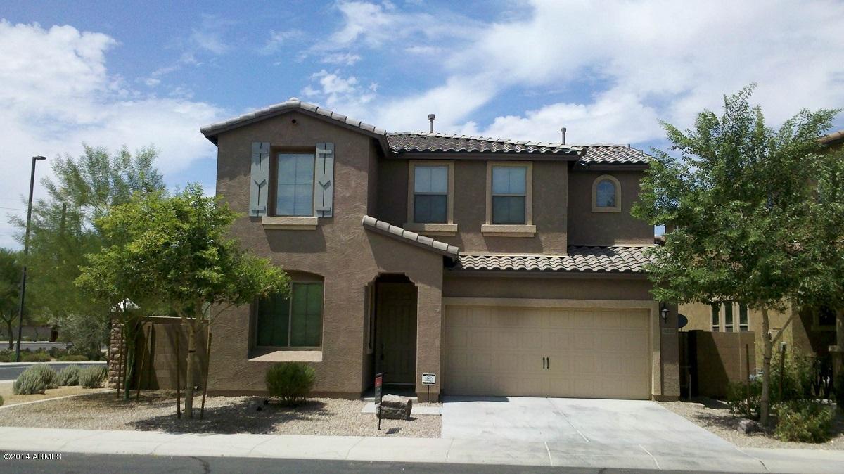 Photo 1 of 13 — 3220 E SPORTS Drive, Gilbert, AZ 85298