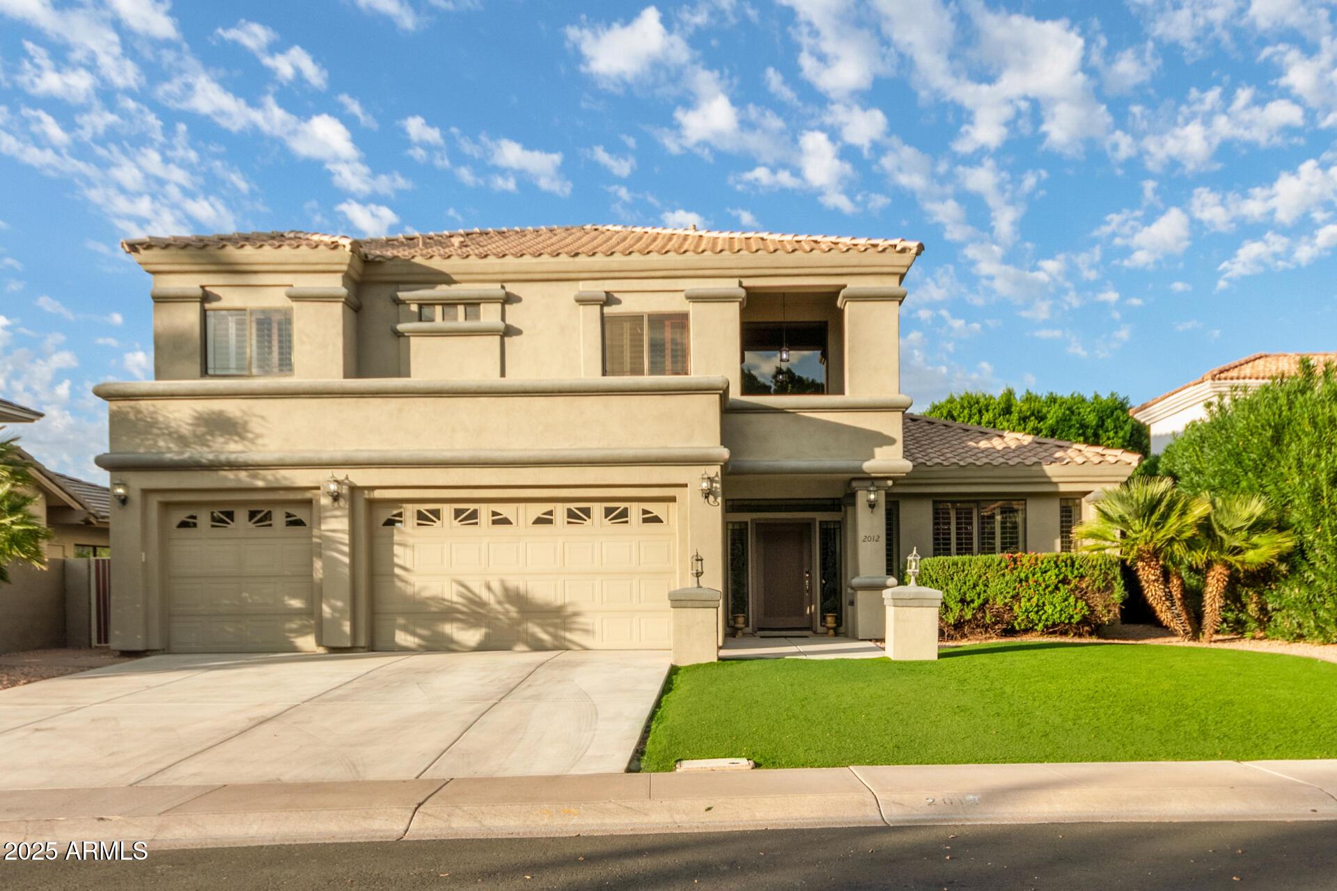 2012 E FREEPORT Lane