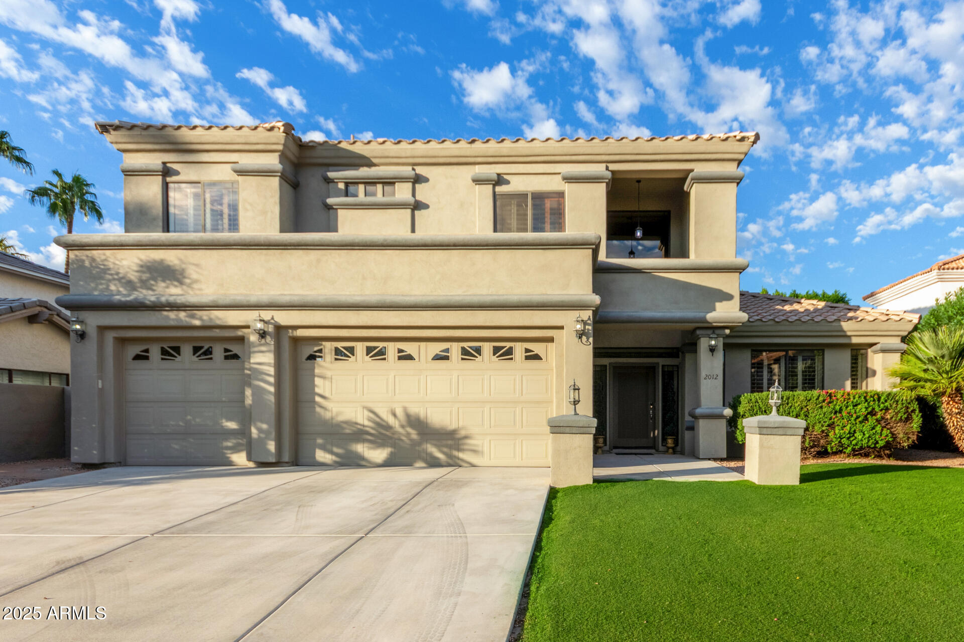 2012 E FREEPORT Lane