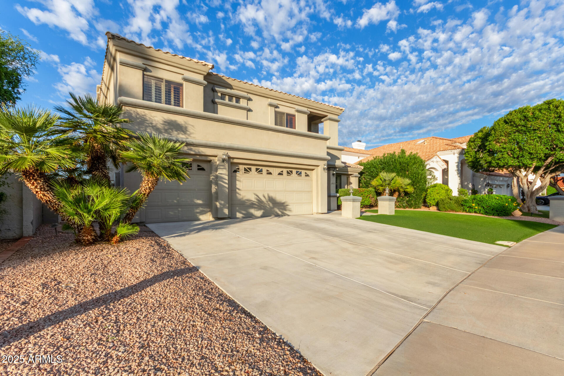 2012 E FREEPORT Lane