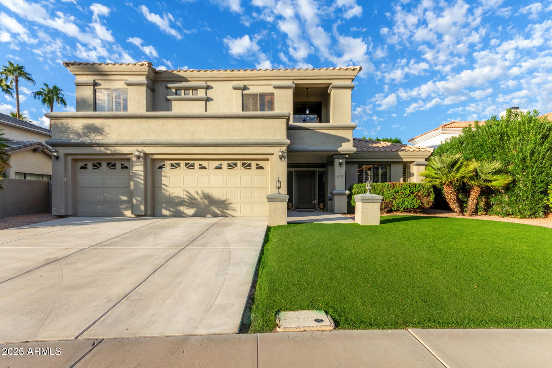 2012 E FREEPORT Lane
