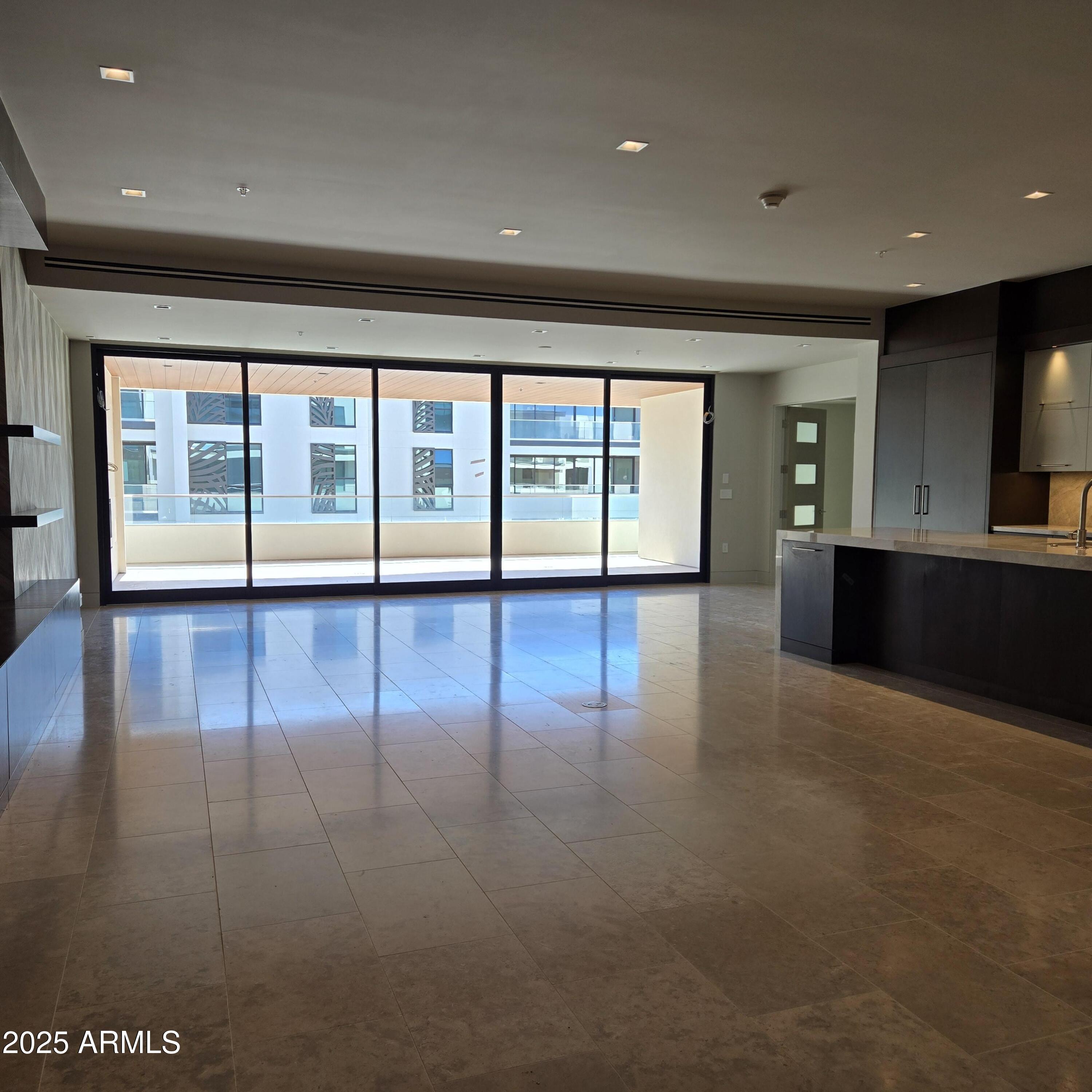 6587 N PALMERAIE Boulevard 2022